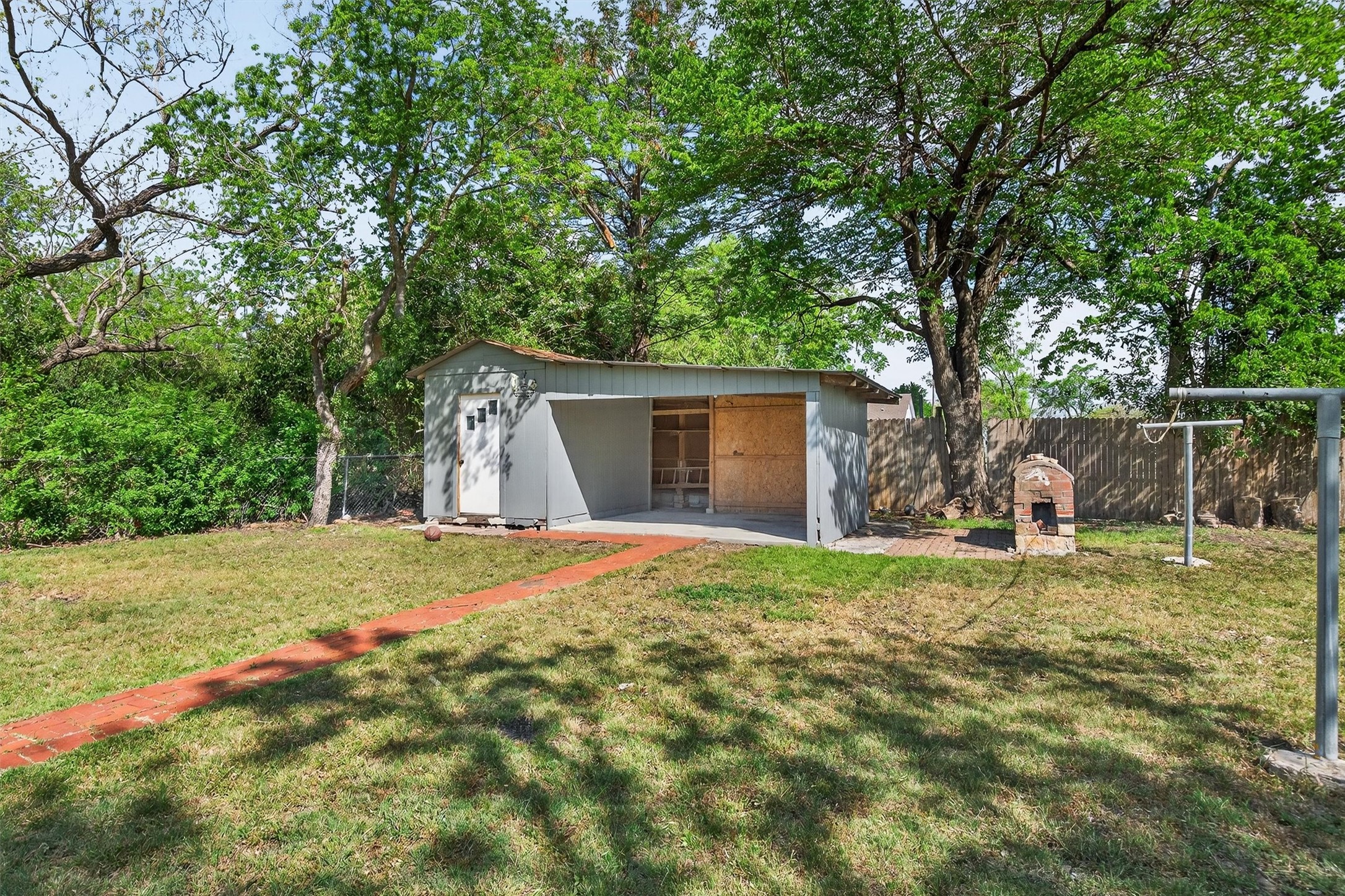 main property photo 29