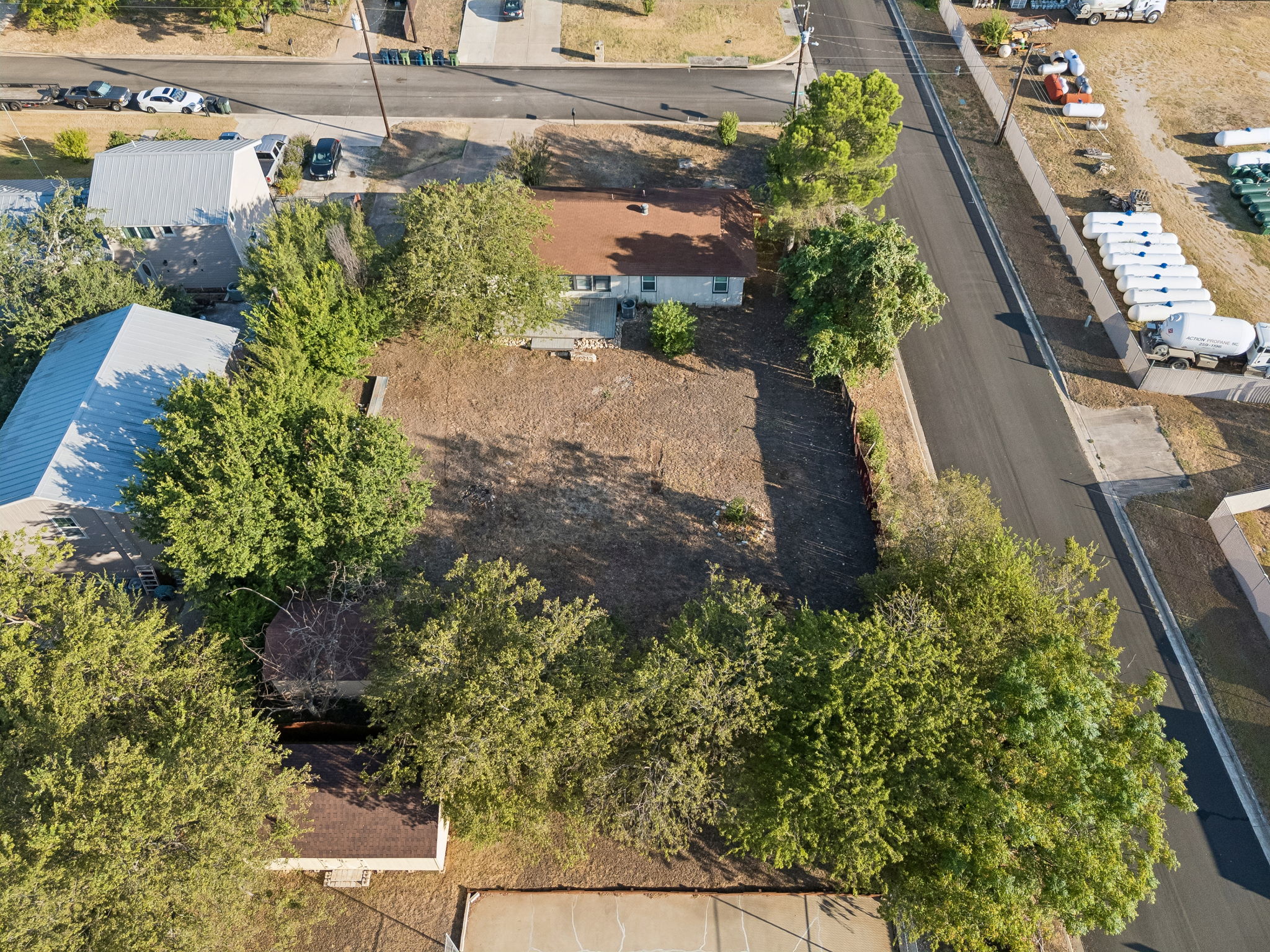 main property photo 34