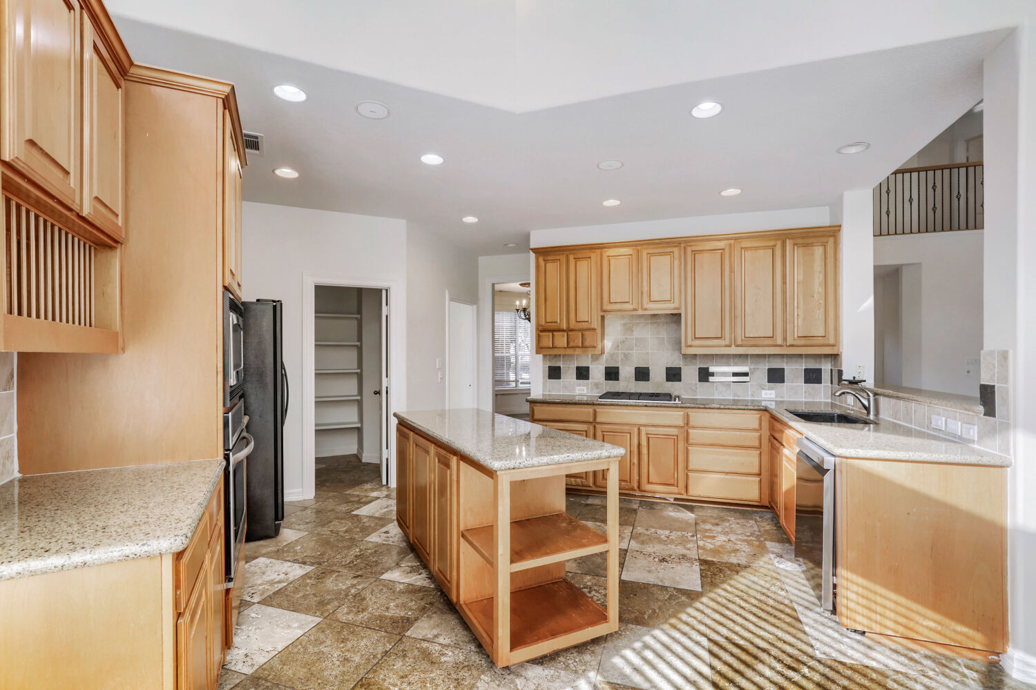 main property photo 18