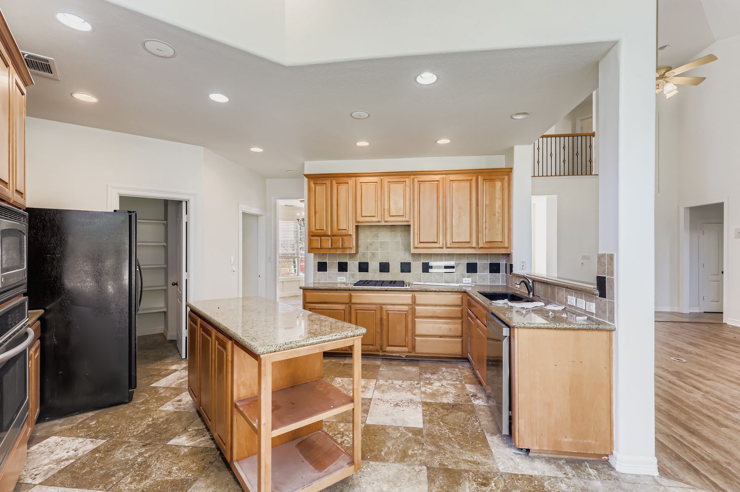 main property photo 6