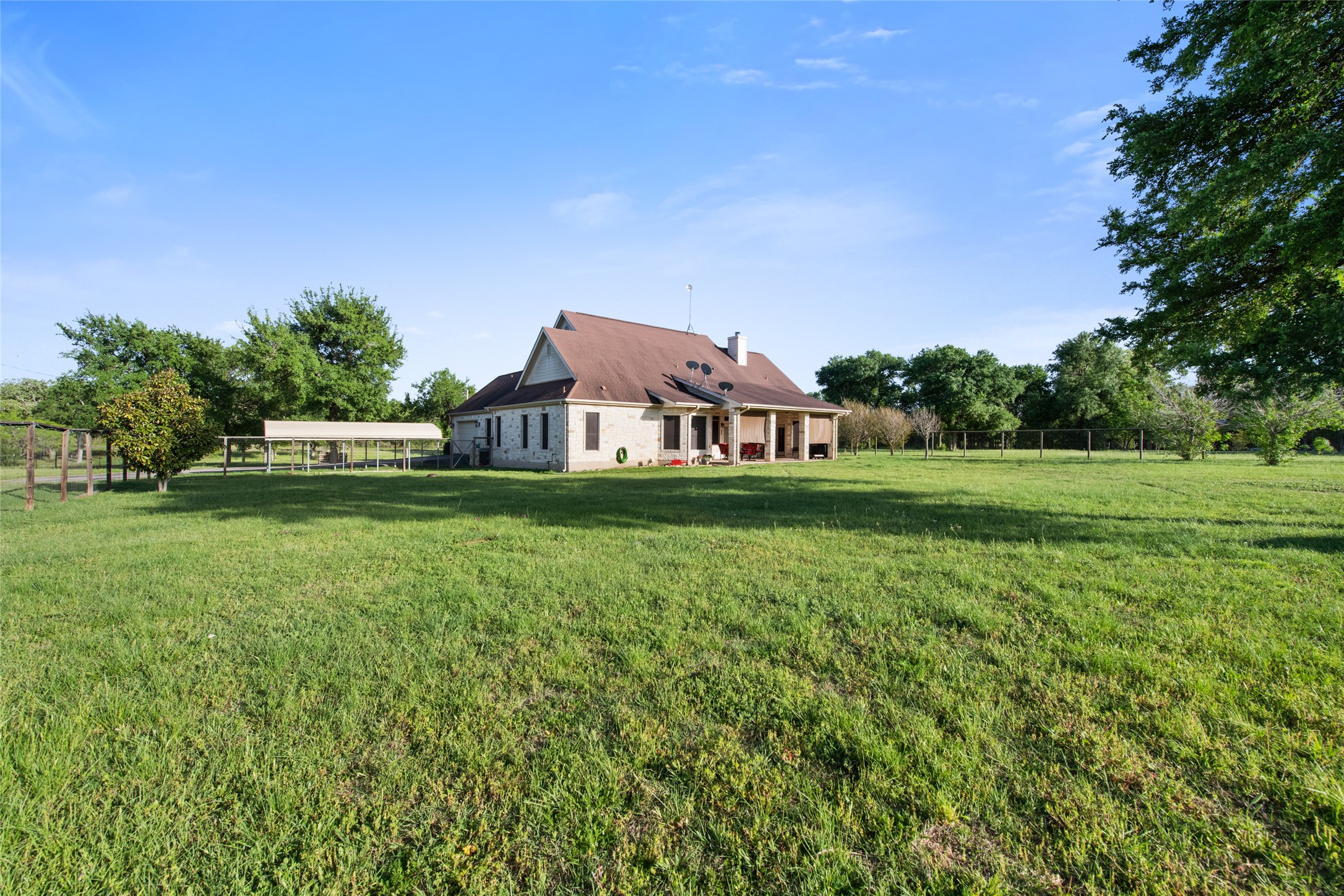 main property photo 28