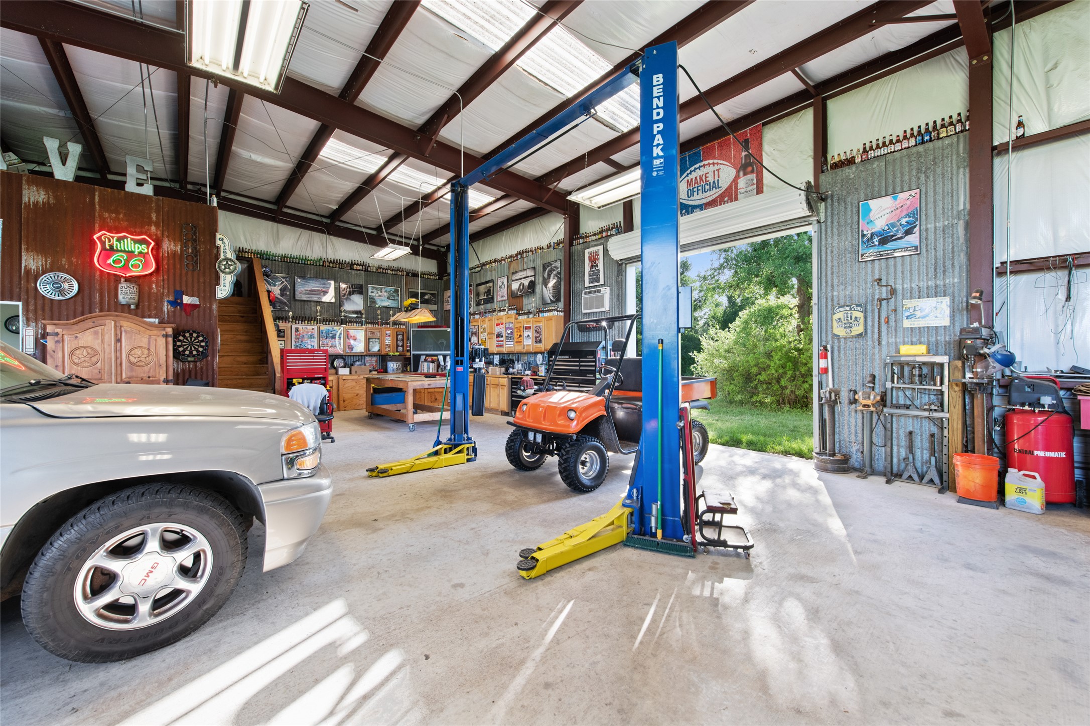 main property photo 33