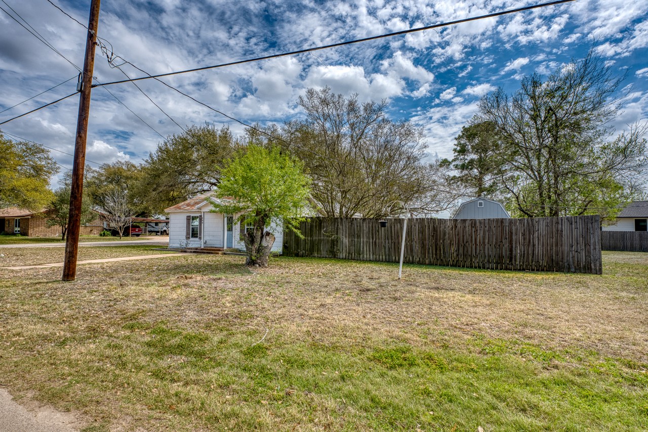 main property photo 20