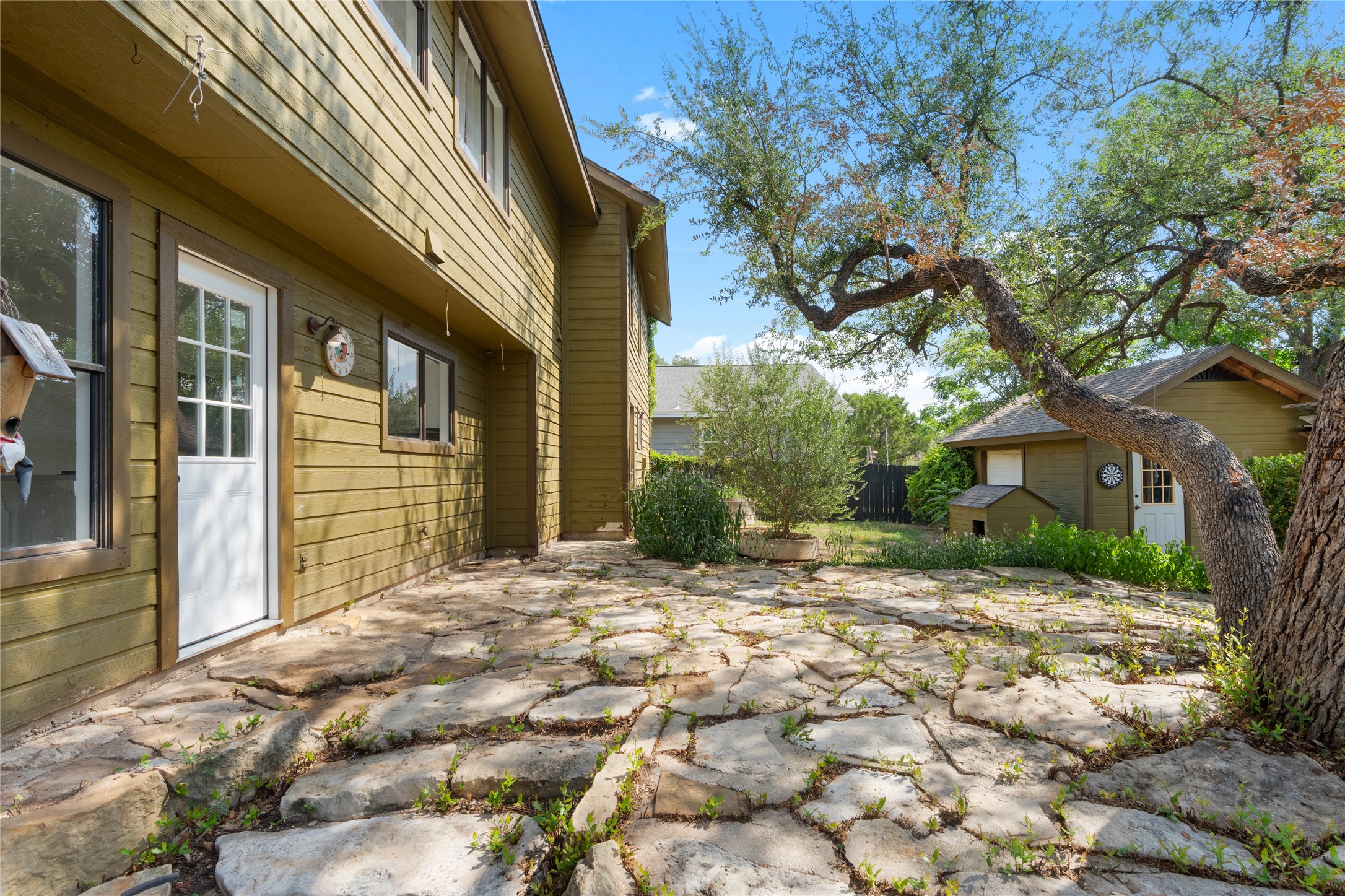 main property photo 20