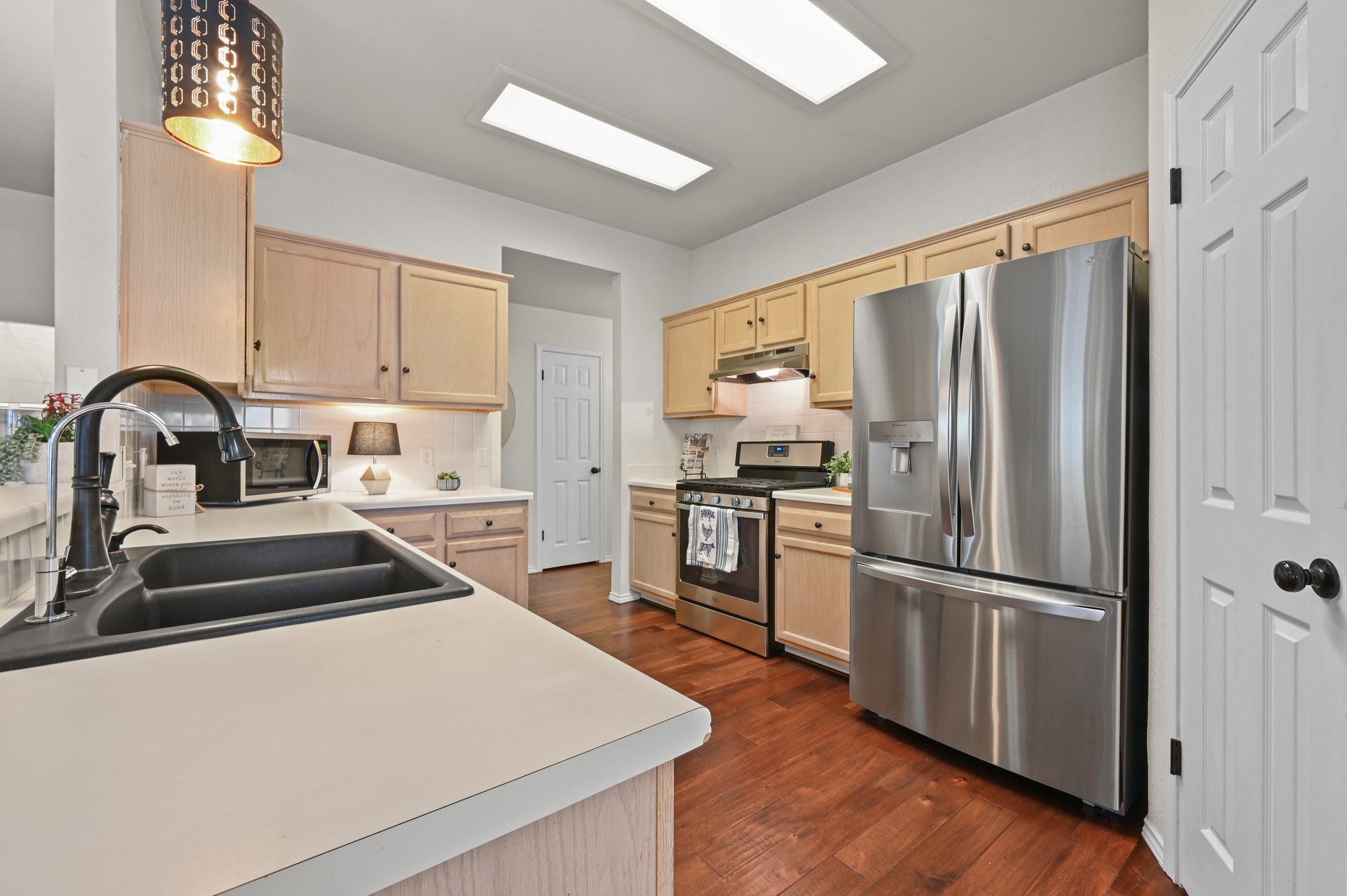 main property photo 13