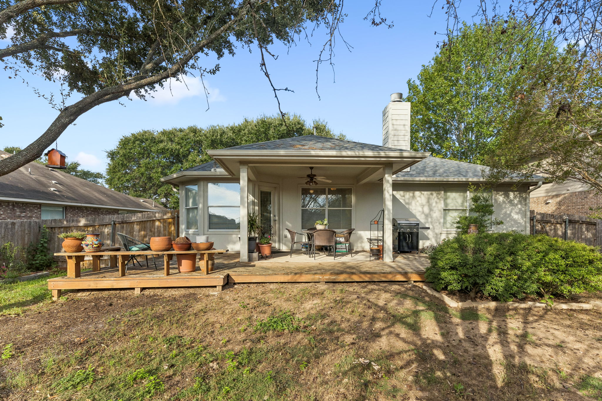 main property photo 28