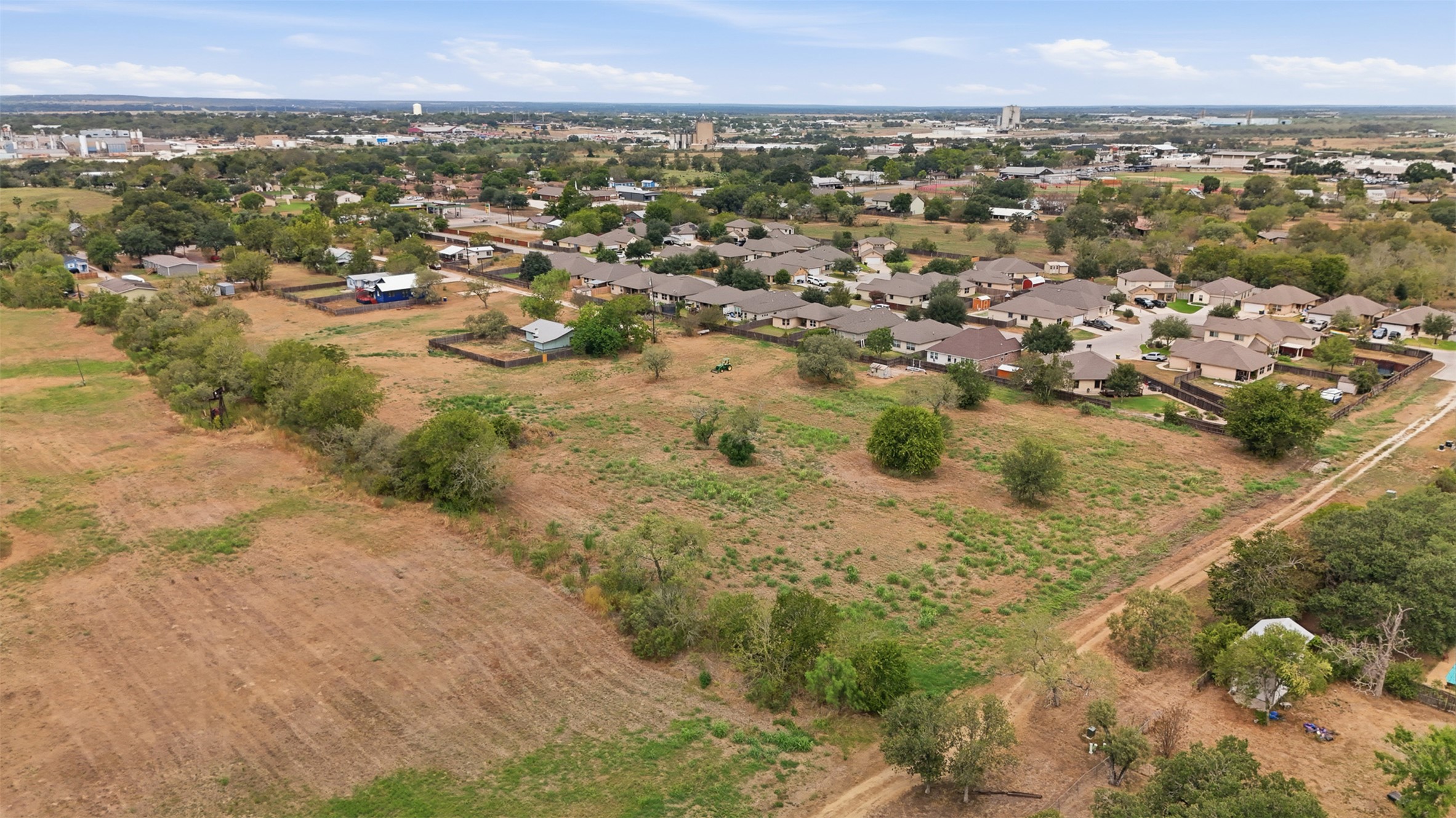 main property photo 32