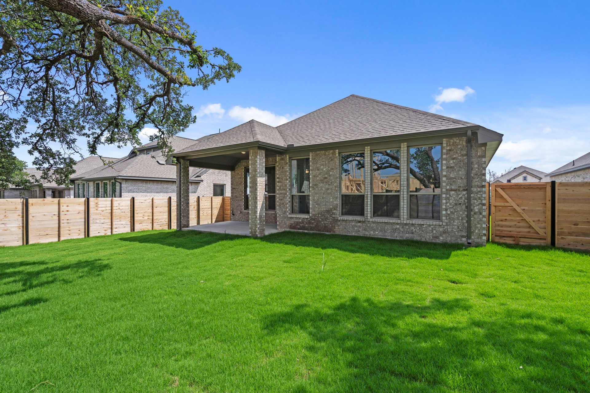 main property photo 23