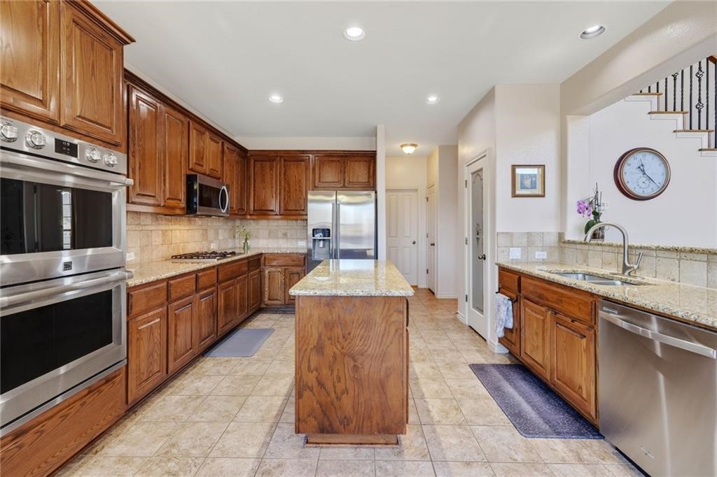 main property photo 8