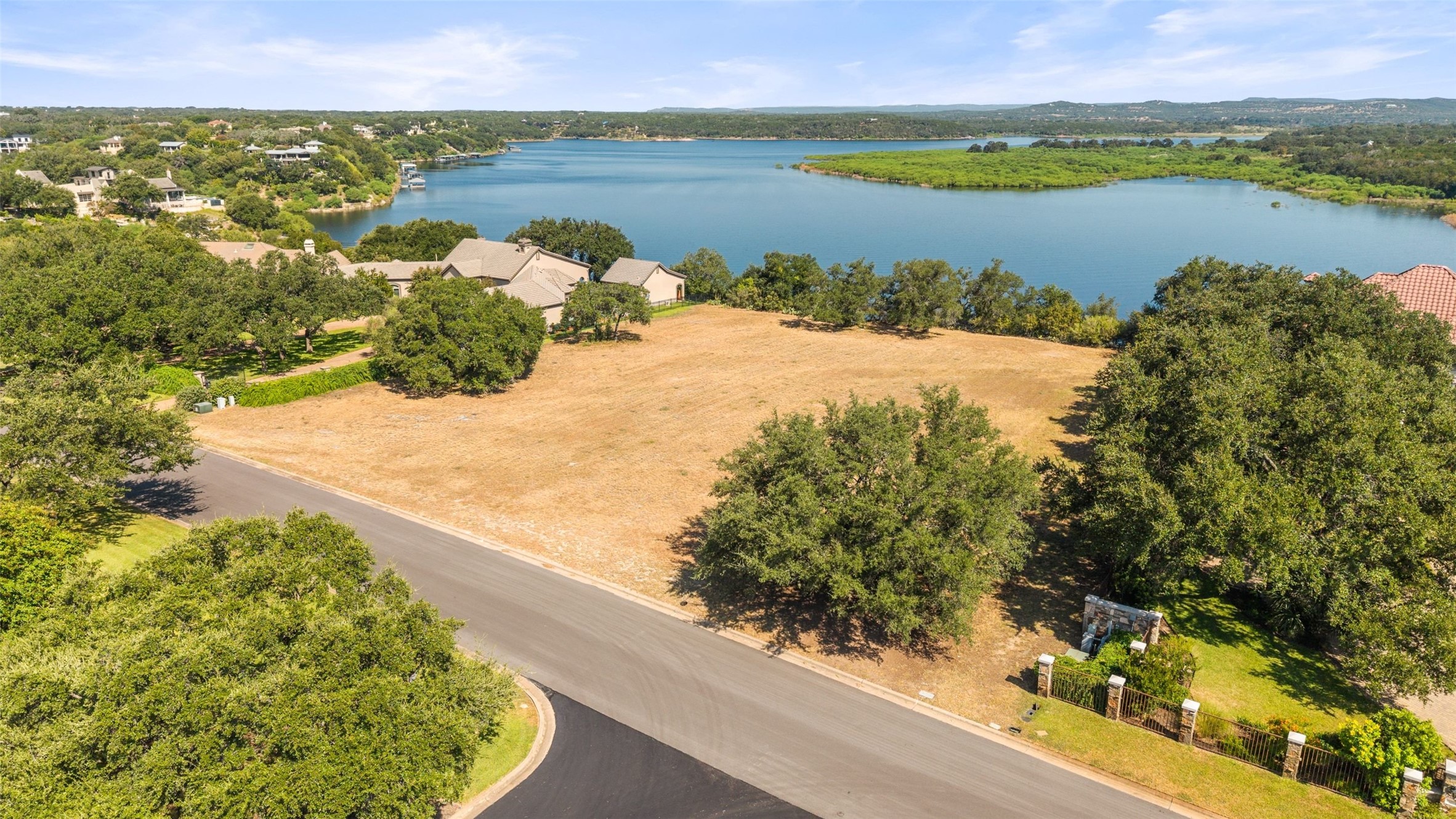 main property photo 17