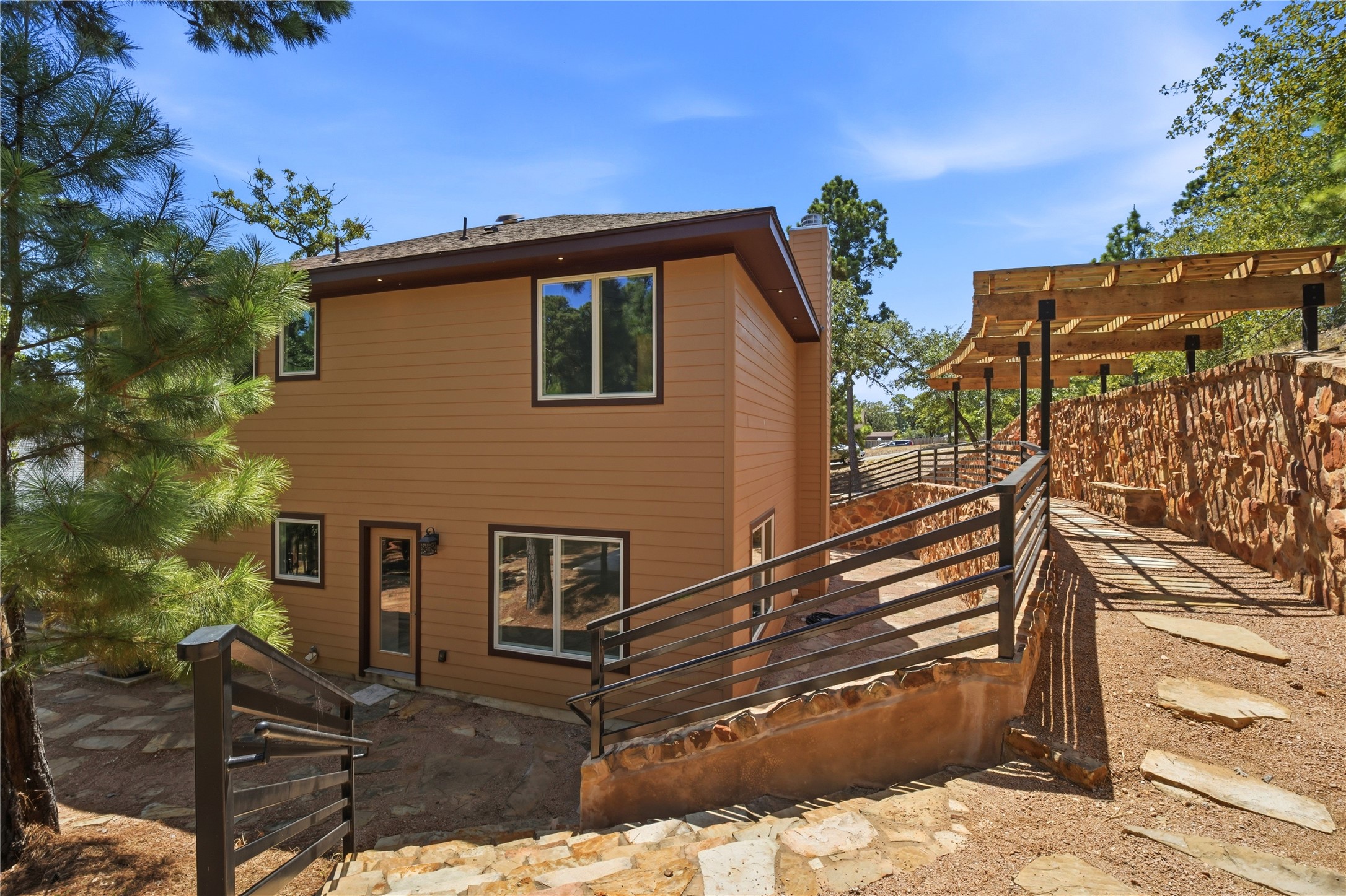 main property photo 30