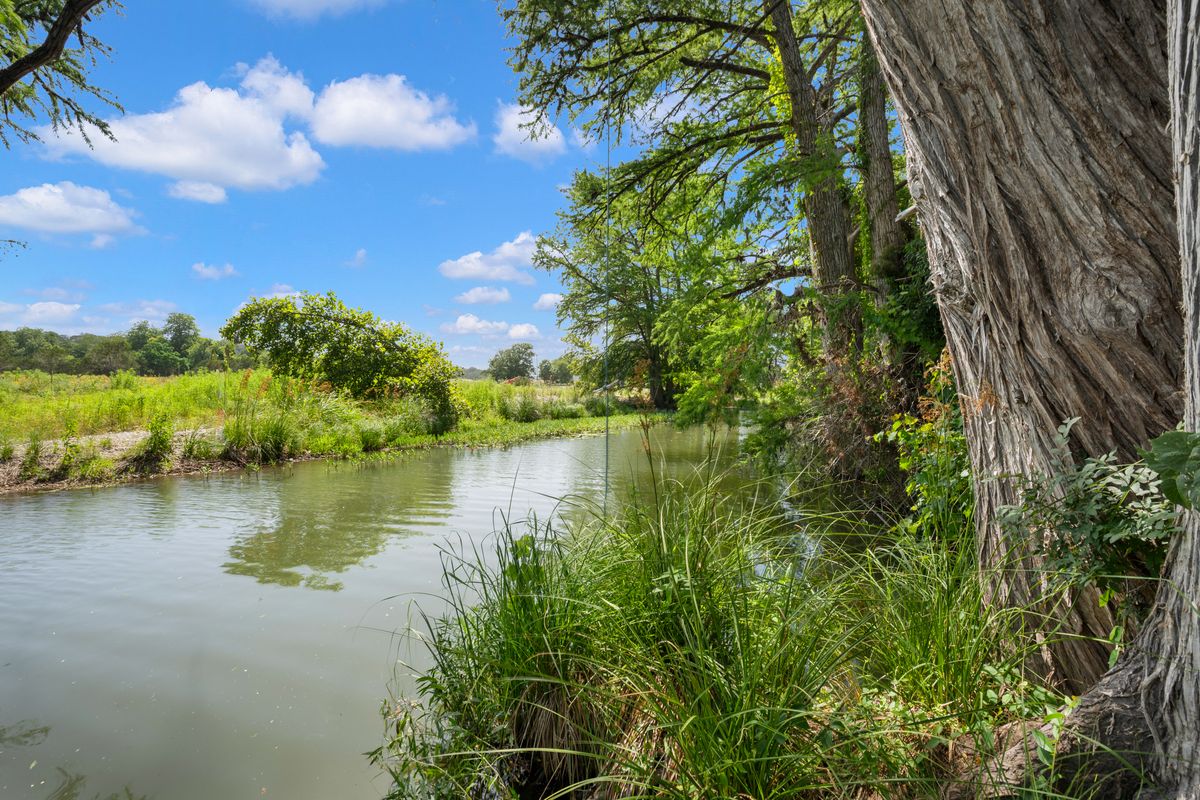 main property photo 35