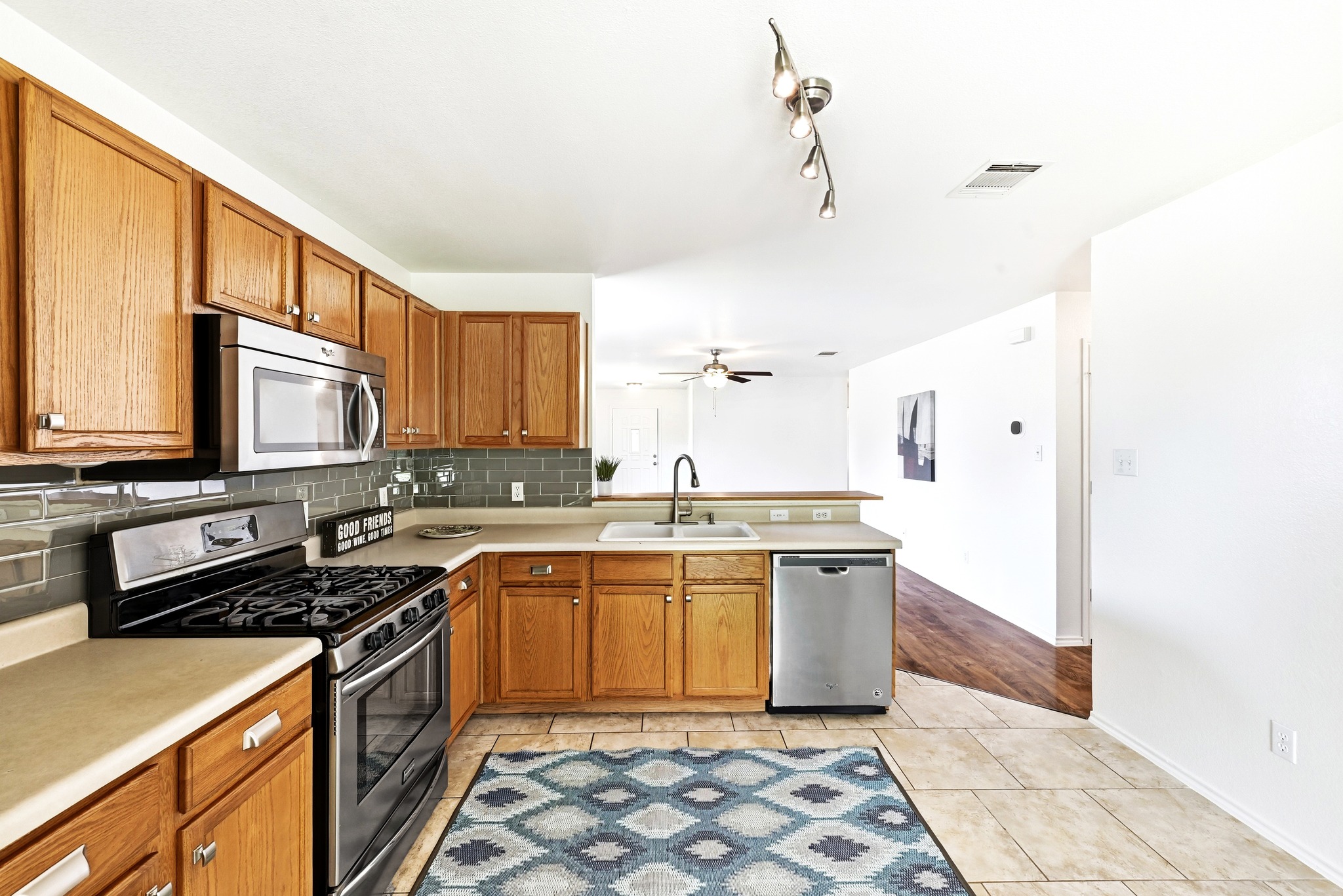 main property photo 10