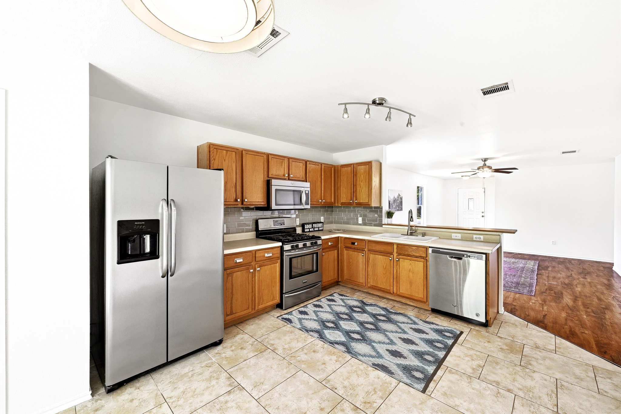 main property photo 9