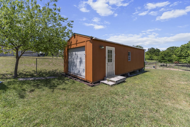 main property photo 28