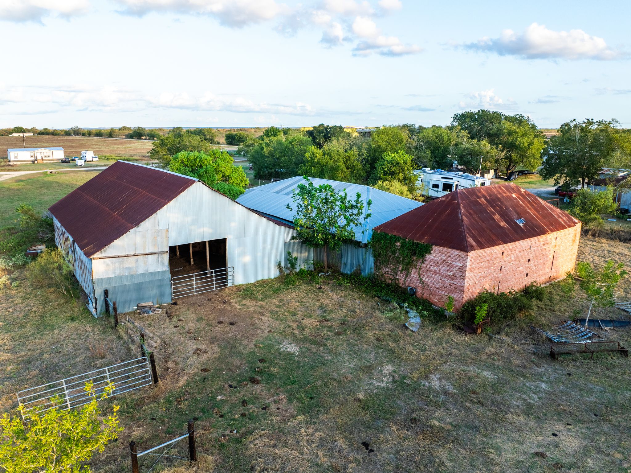 main property photo 23
