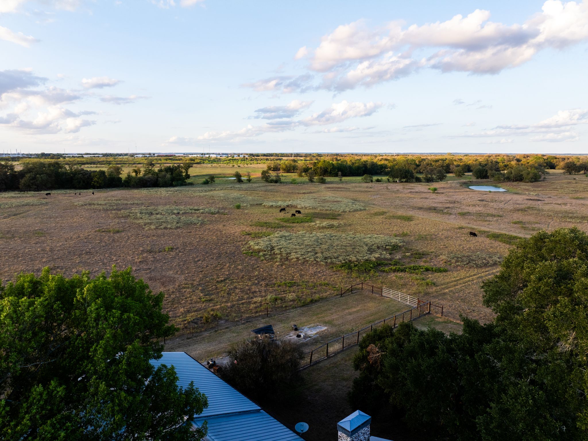 main property photo 28
