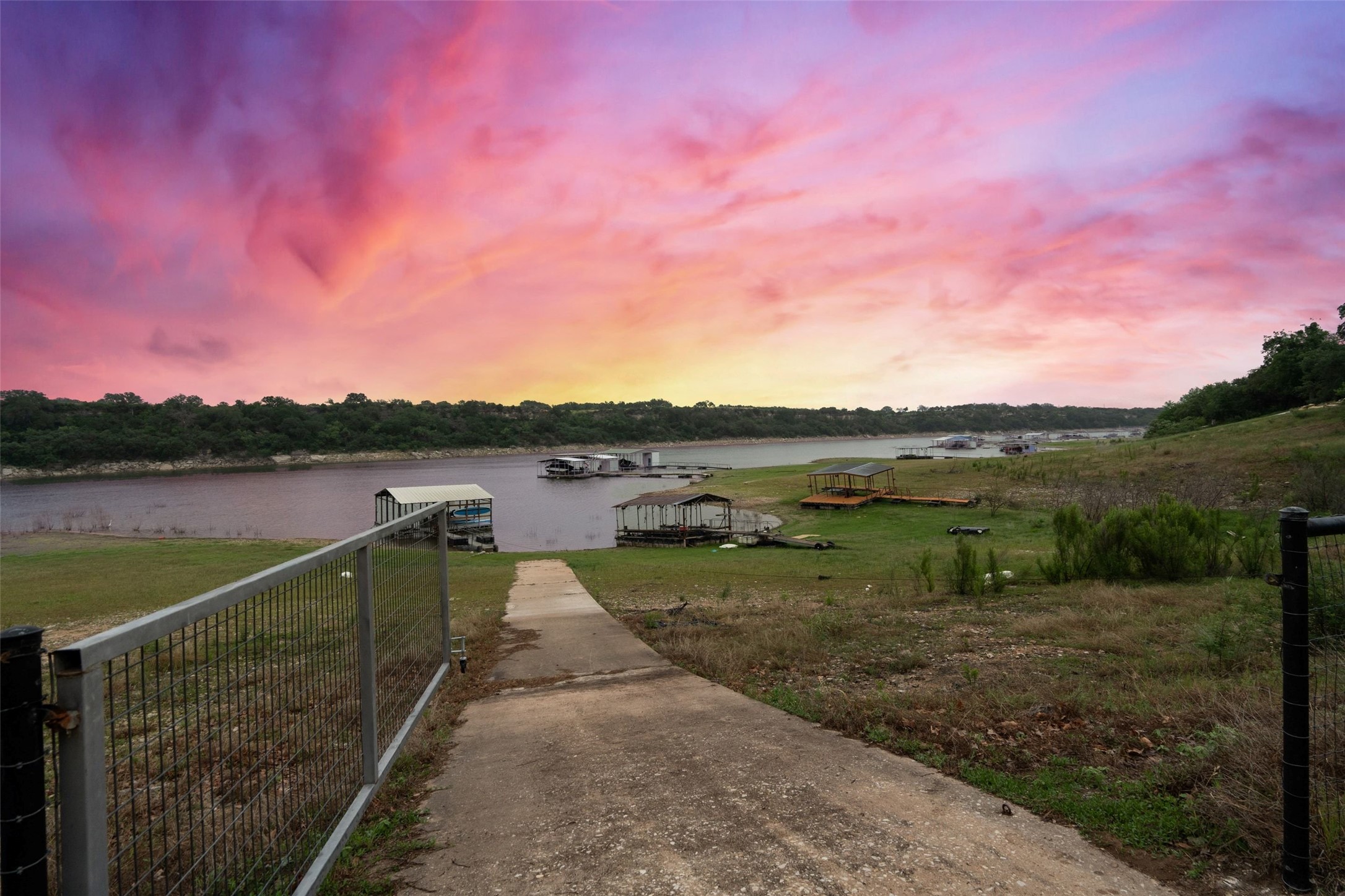 main property photo 24