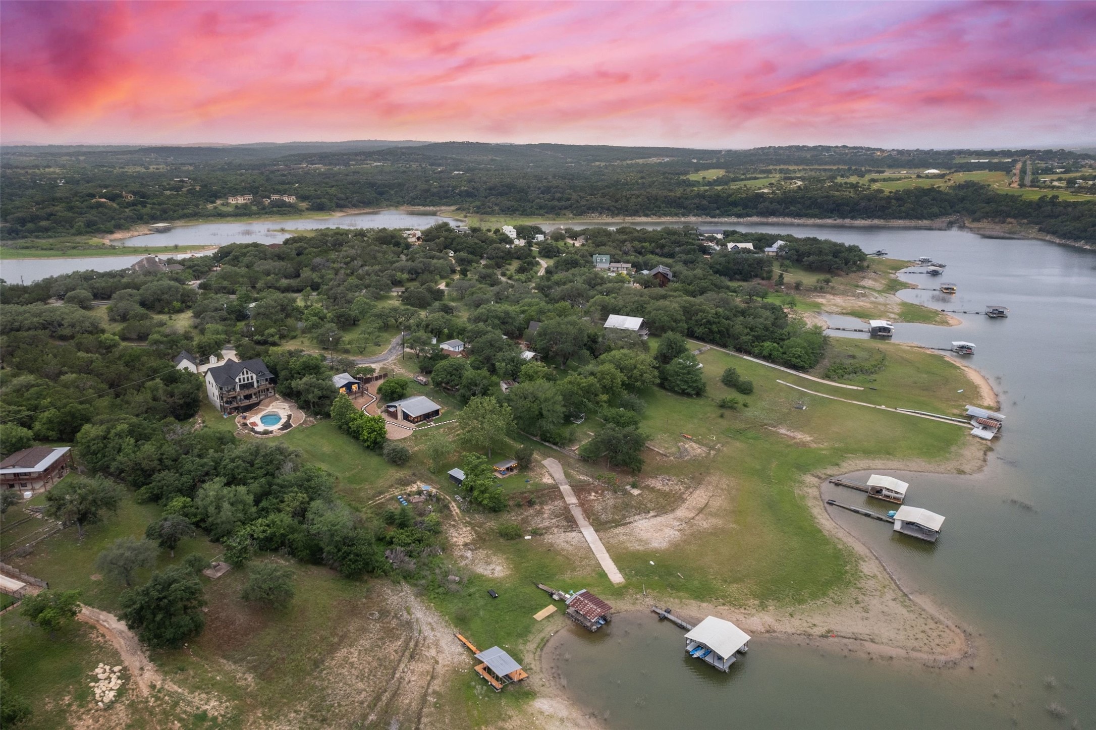 main property photo 29