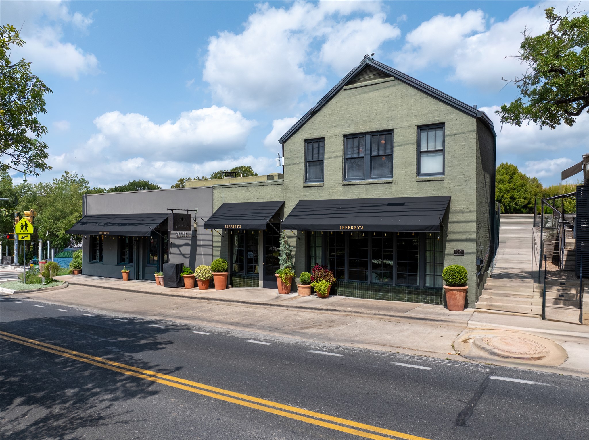 main property photo 18