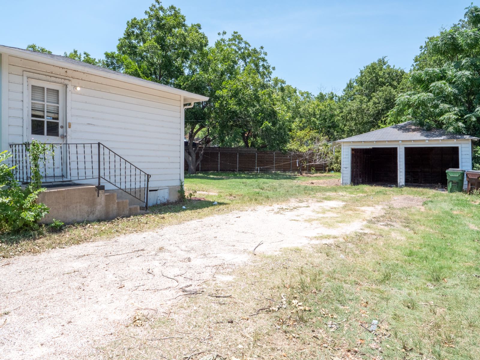 main property photo 26