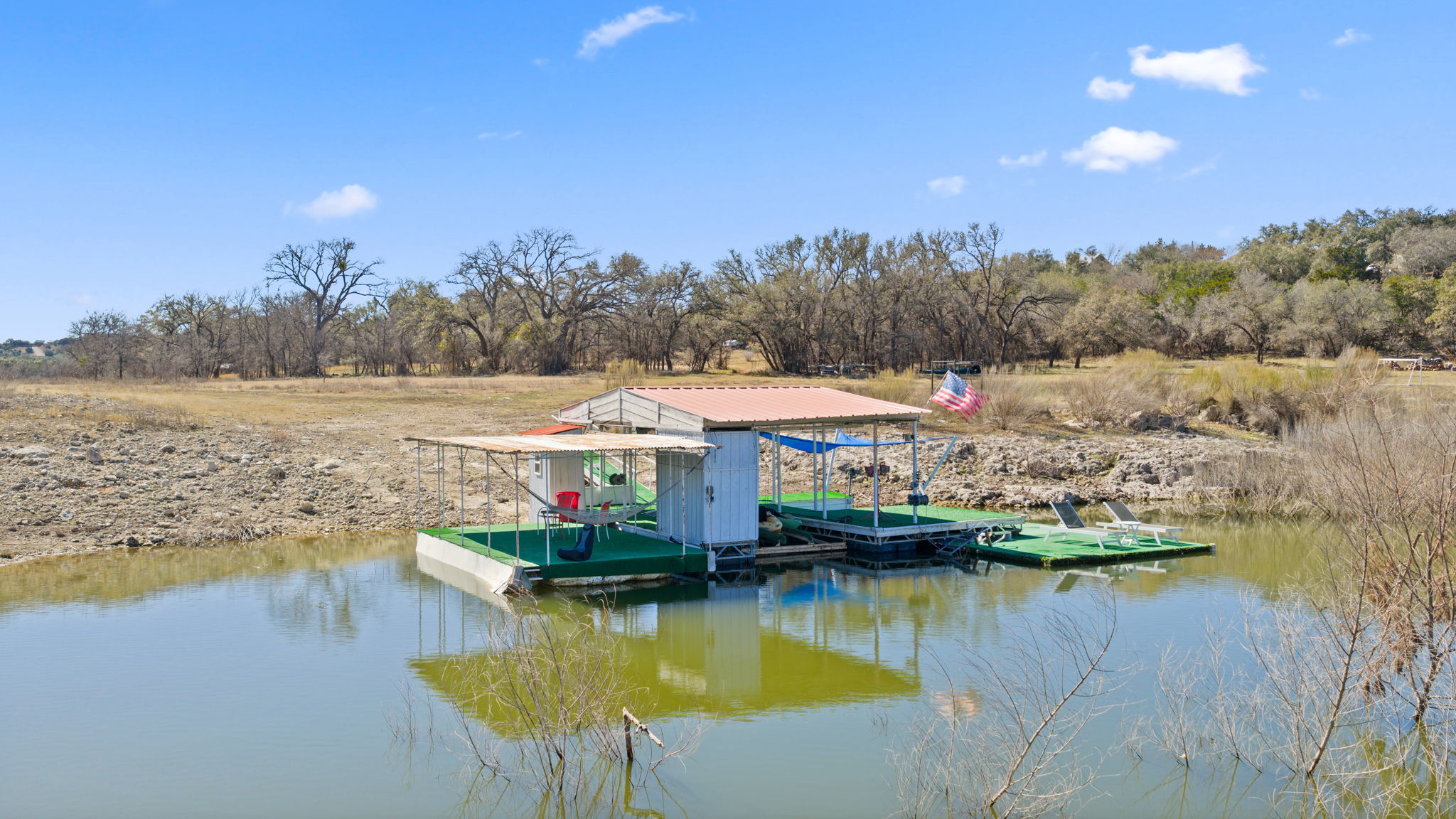 main property photo 33