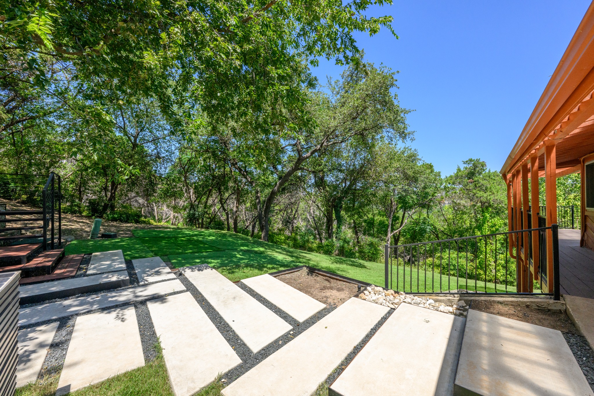 main property photo 27