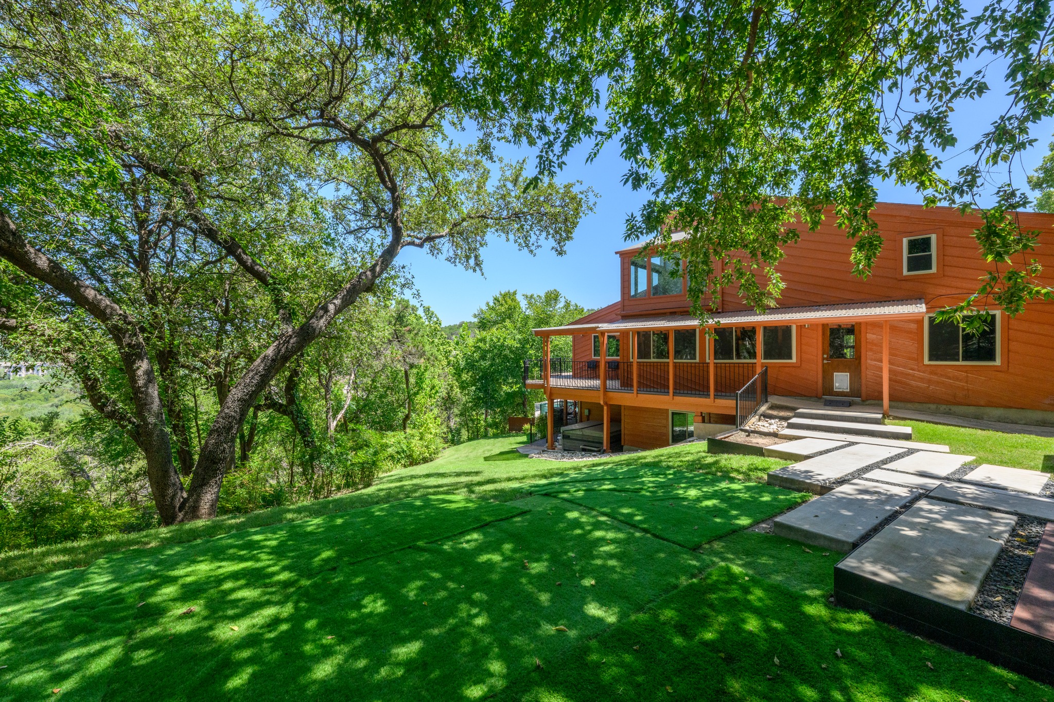 main property photo 28