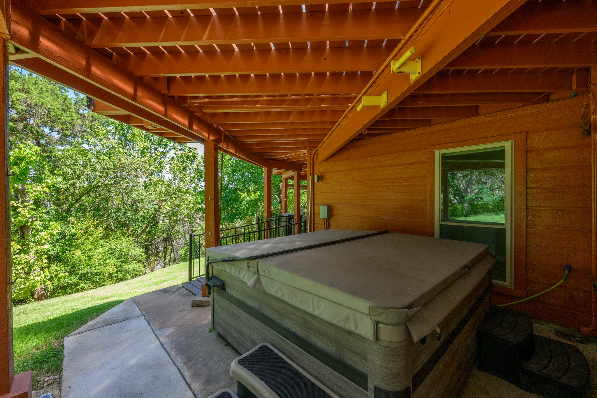 main property photo 30