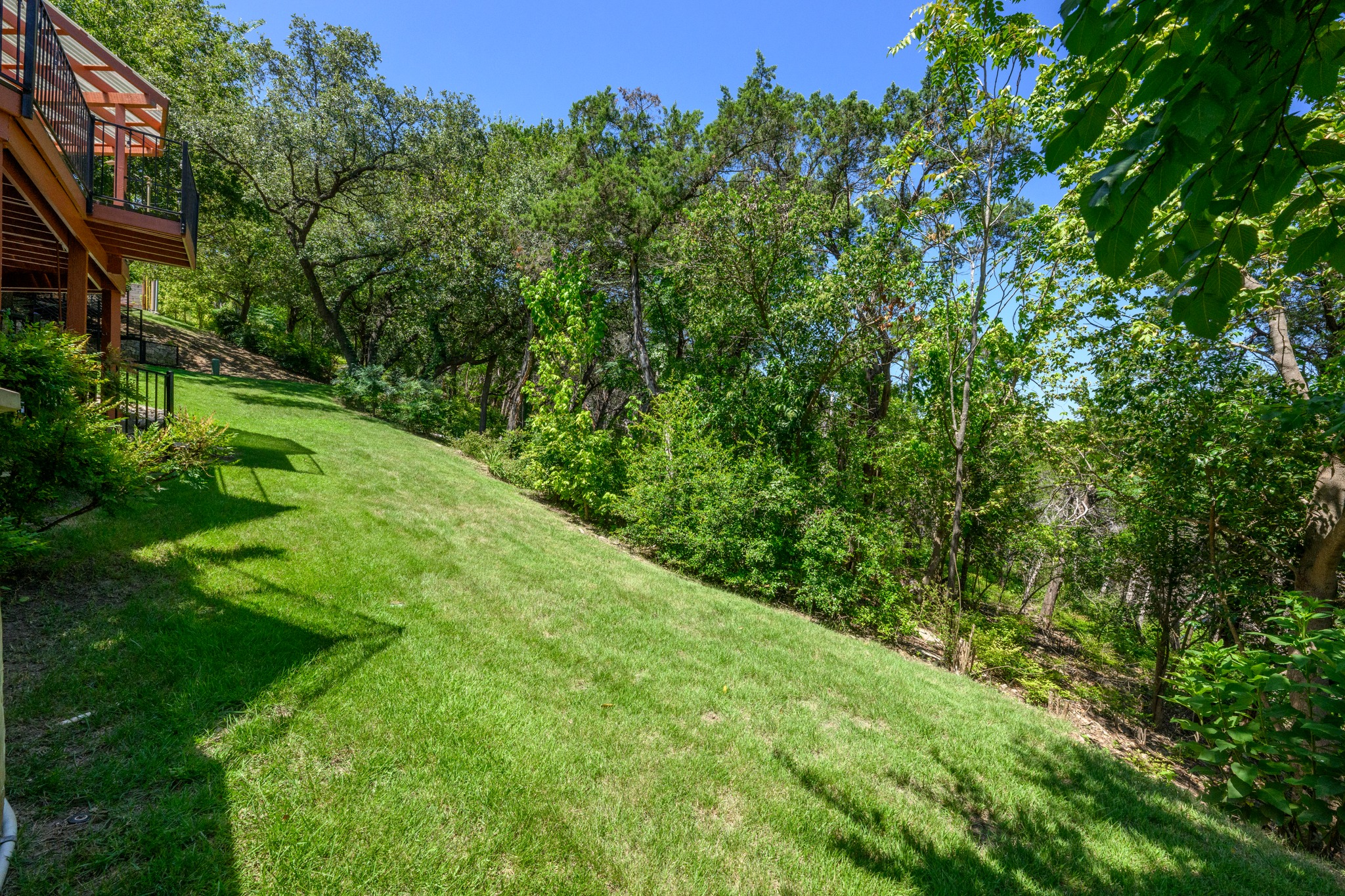 main property photo 35