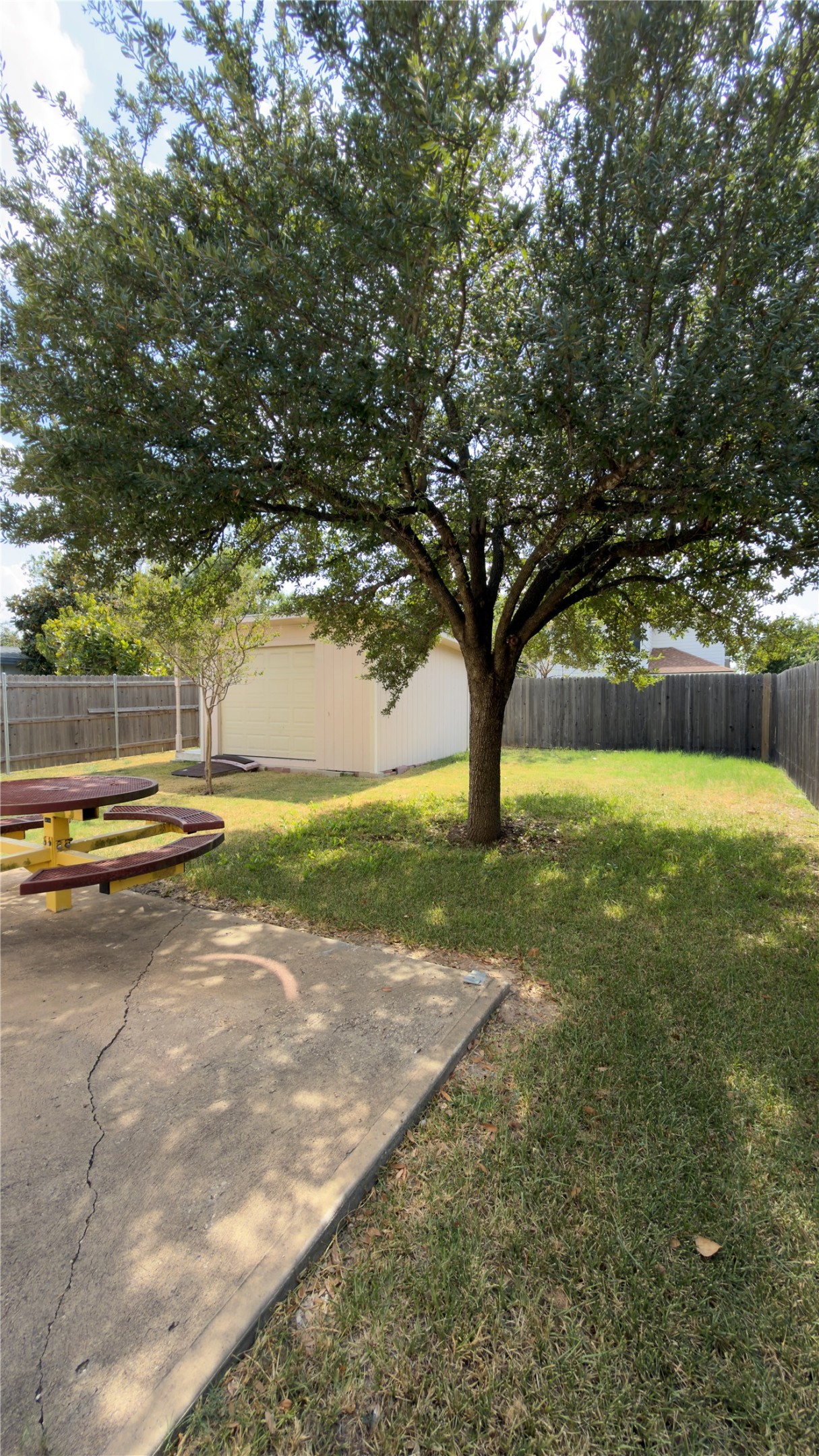 main property photo 17