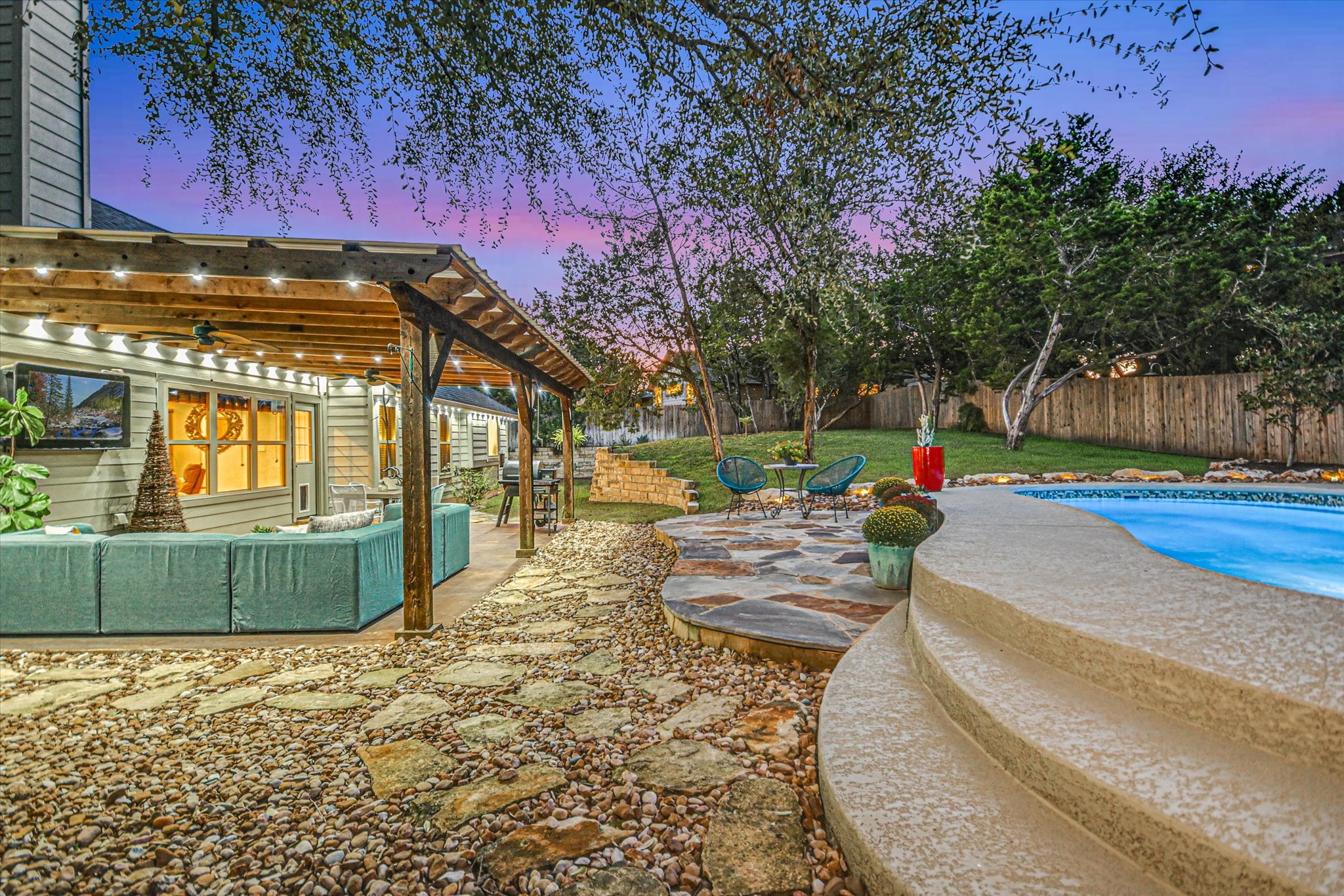 main property photo 23