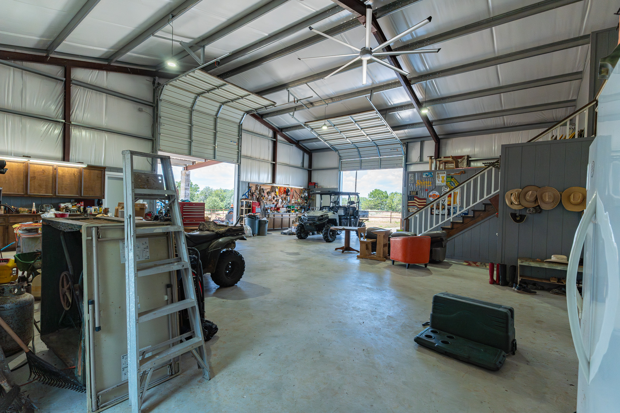 main property photo 30