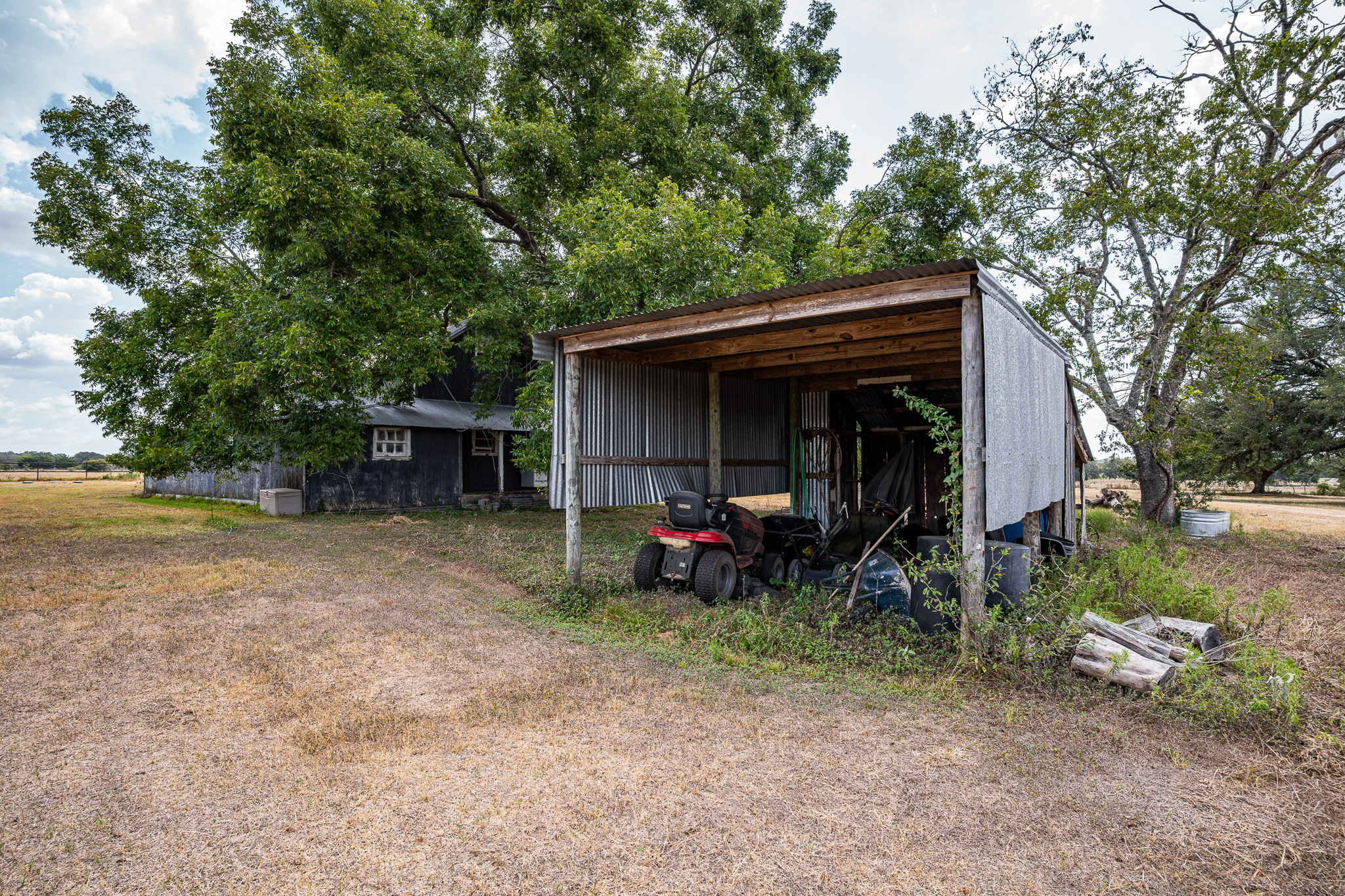 main property photo 37