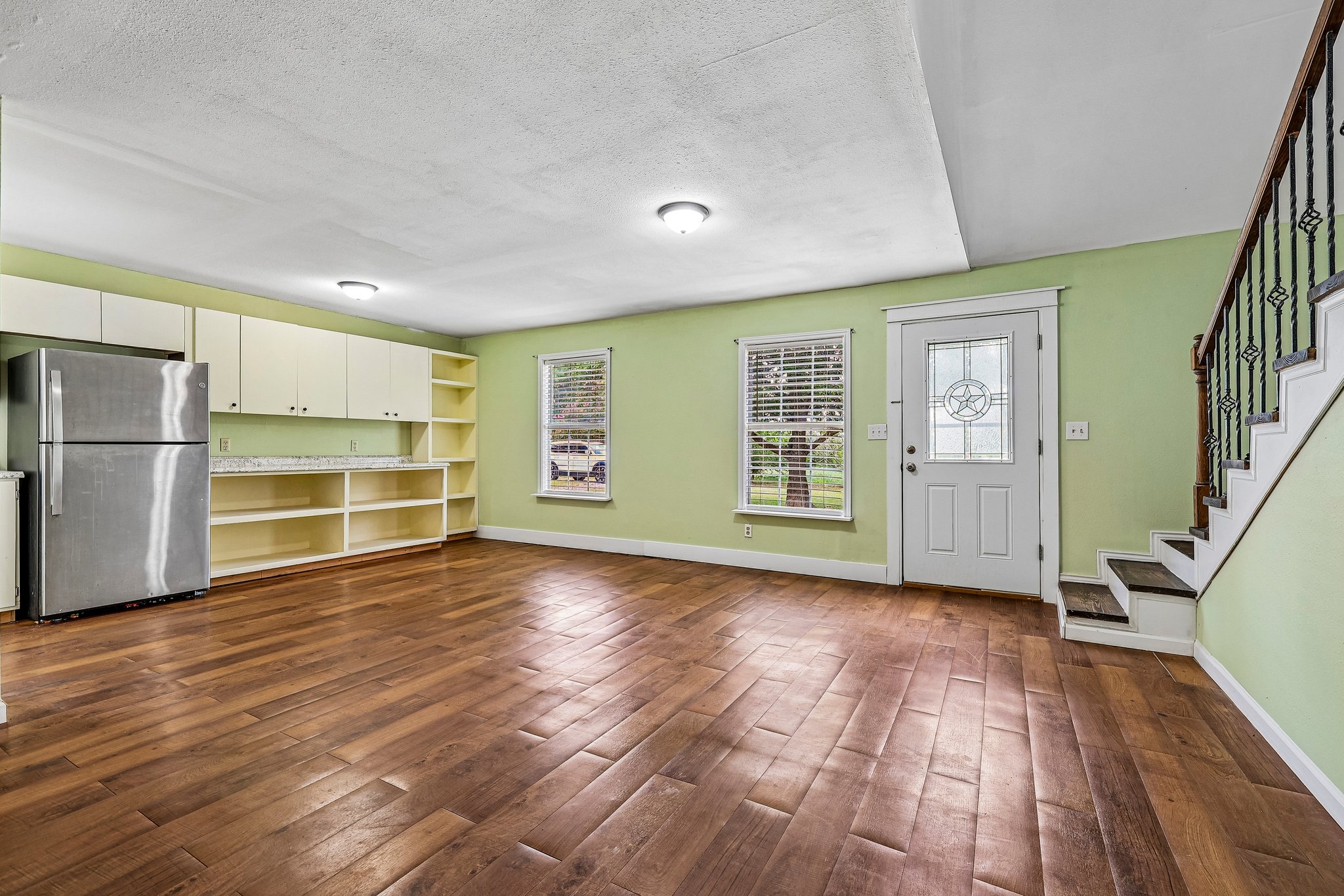 main property photo 8