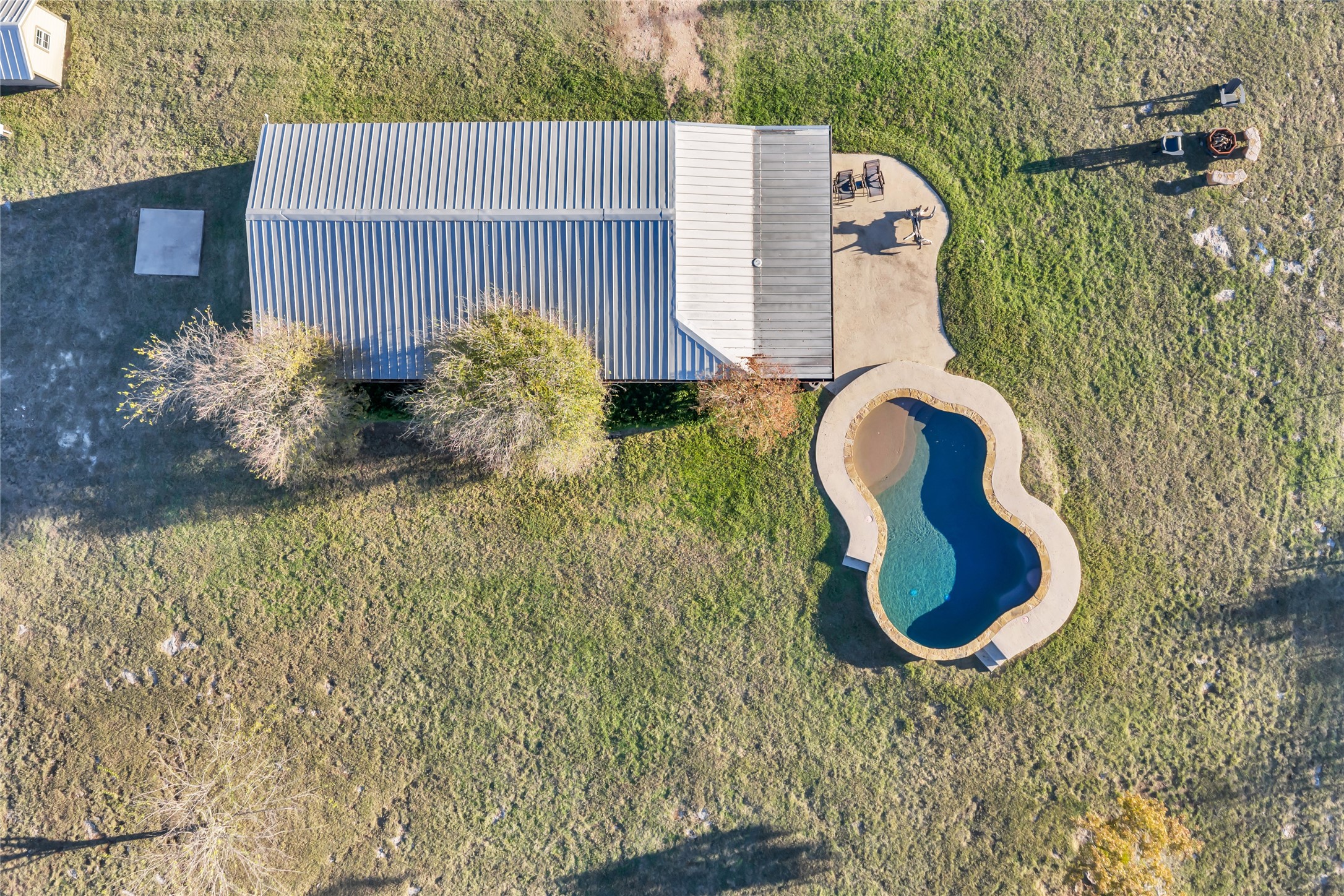 main property photo 5