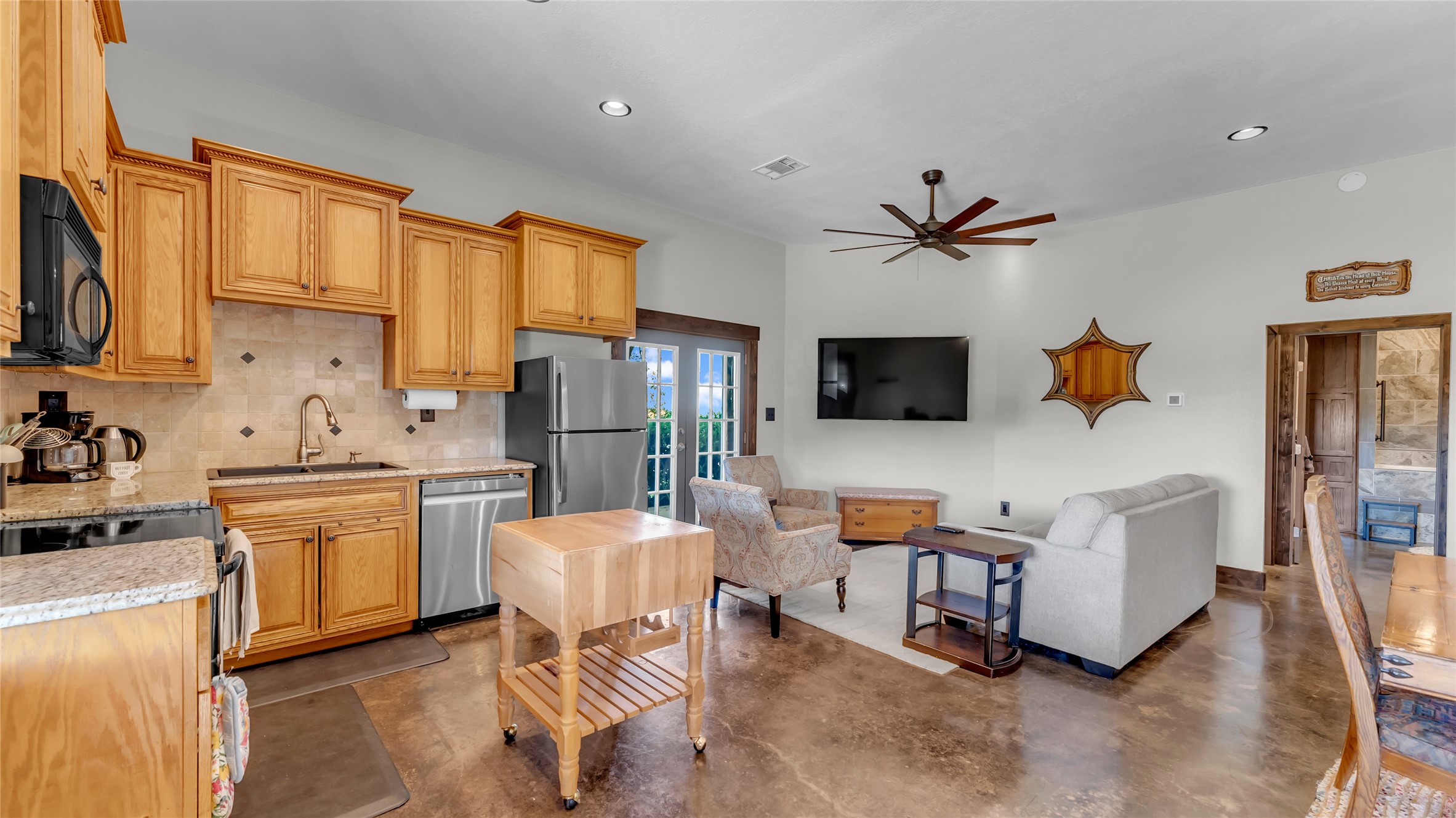 main property photo 7