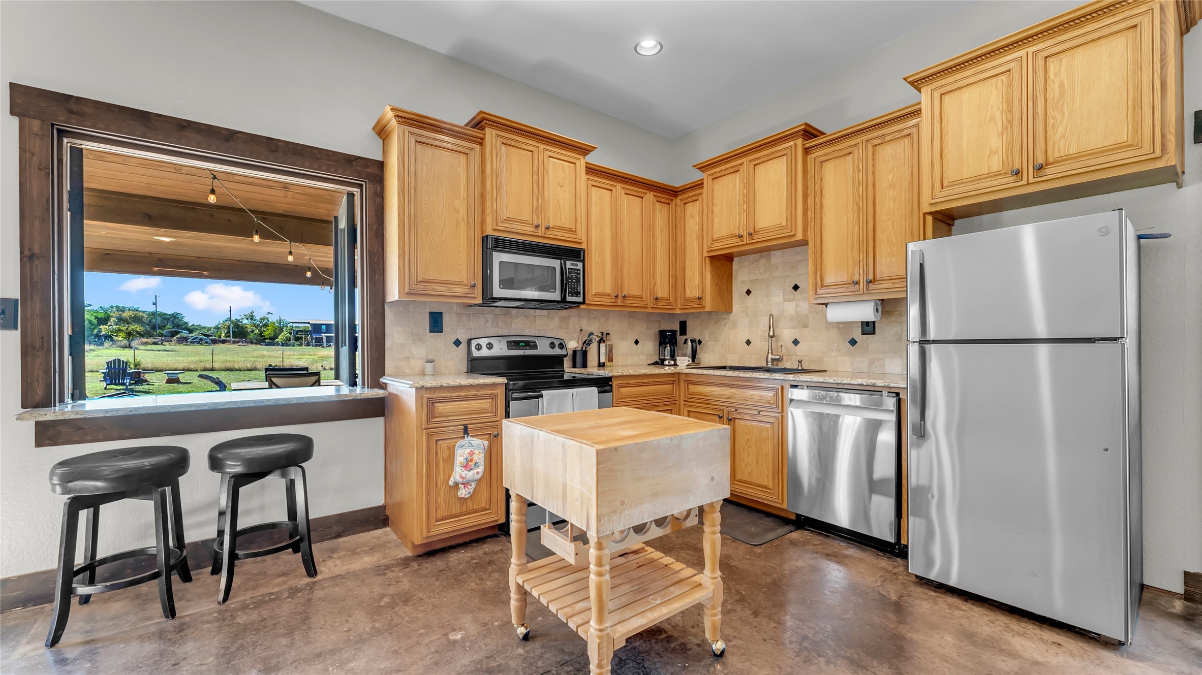 main property photo 8