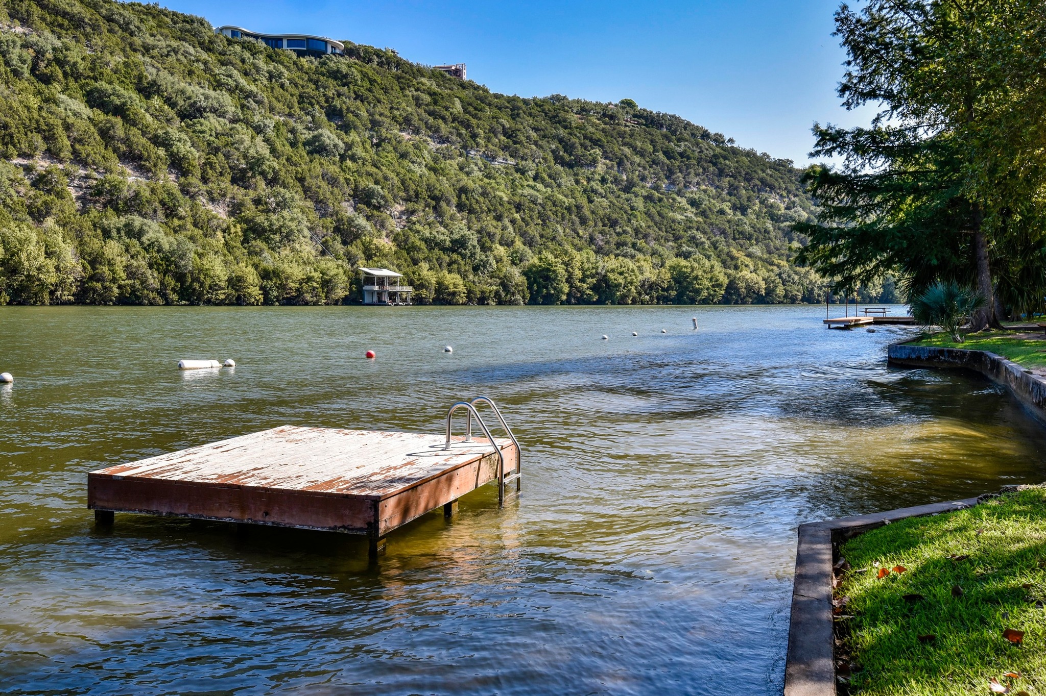 main property photo 20