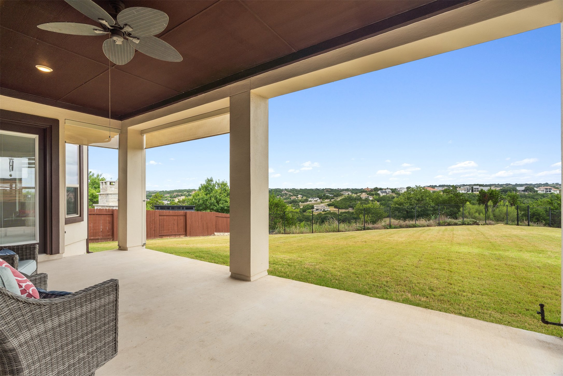 main property photo 33