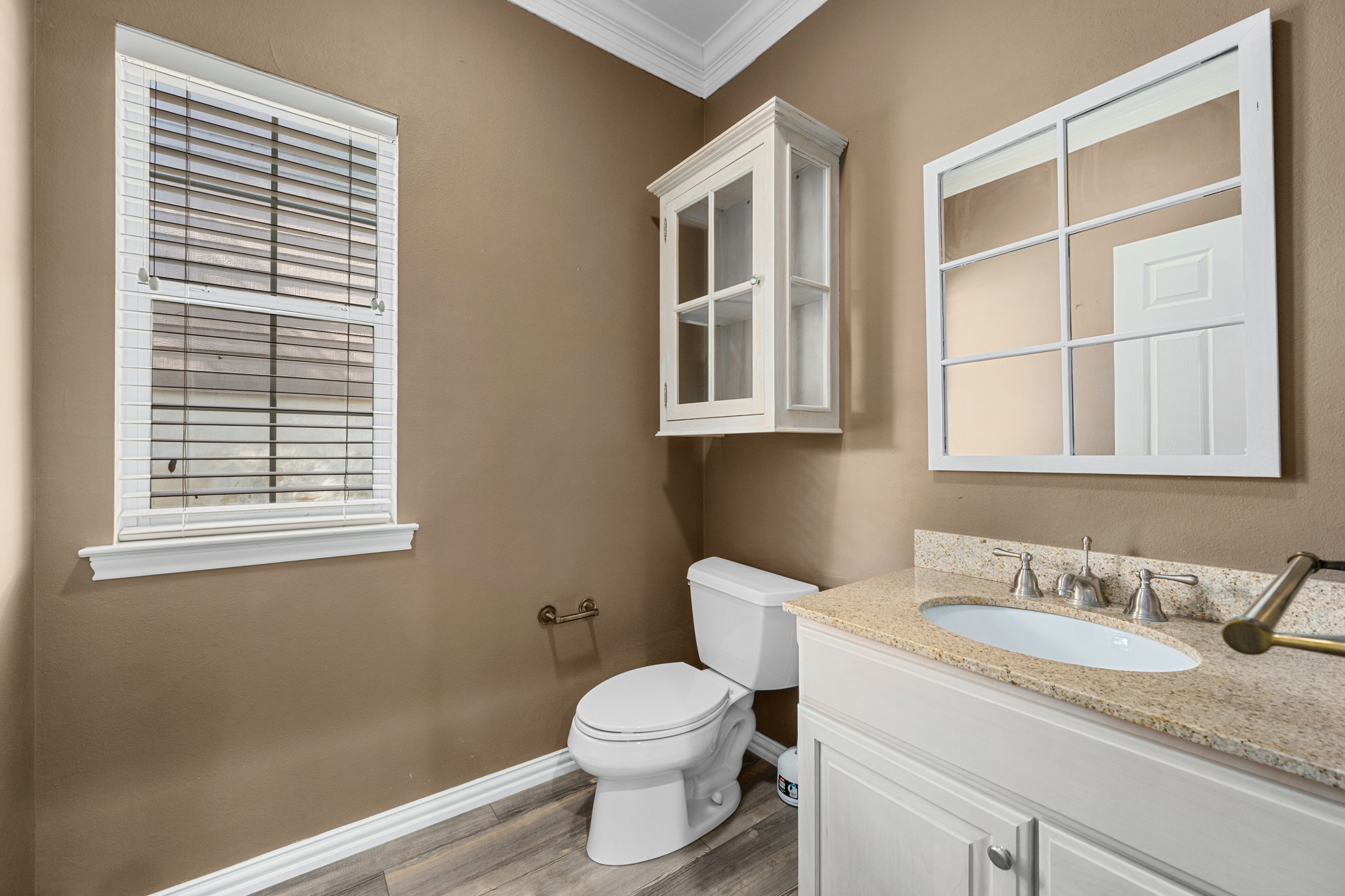 main property photo 18