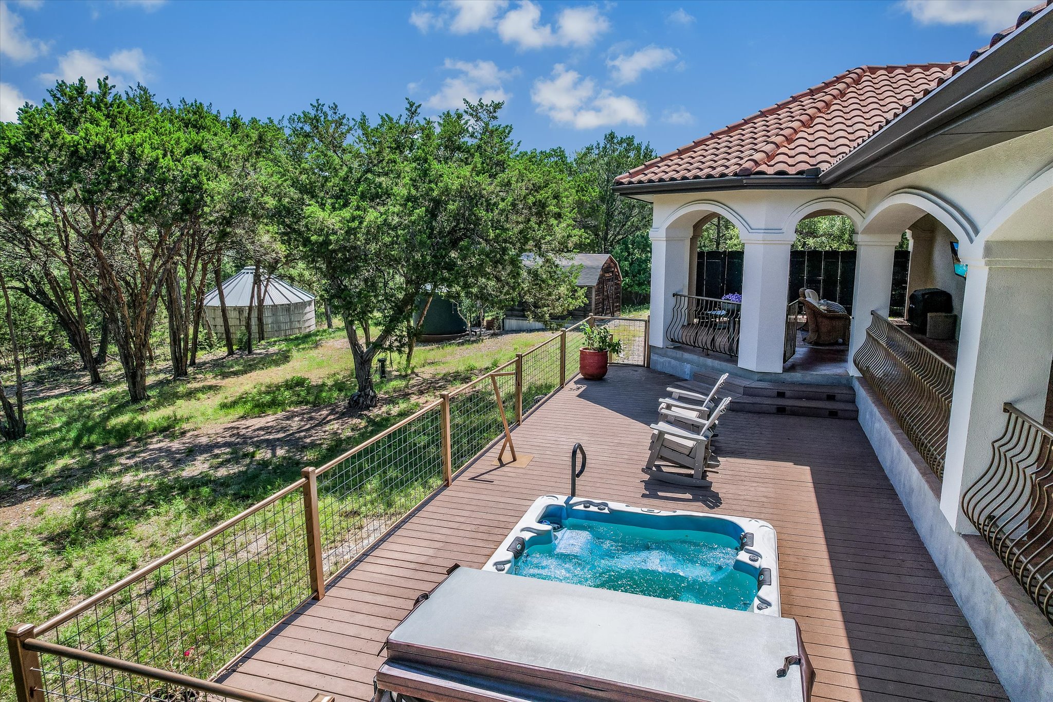 main property photo 23