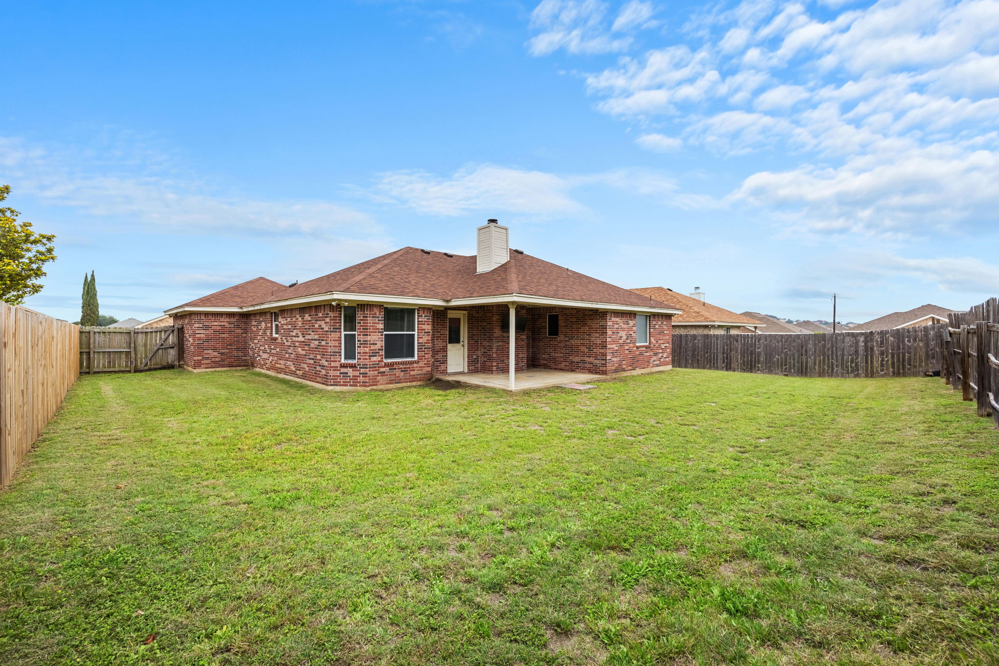 main property photo 25