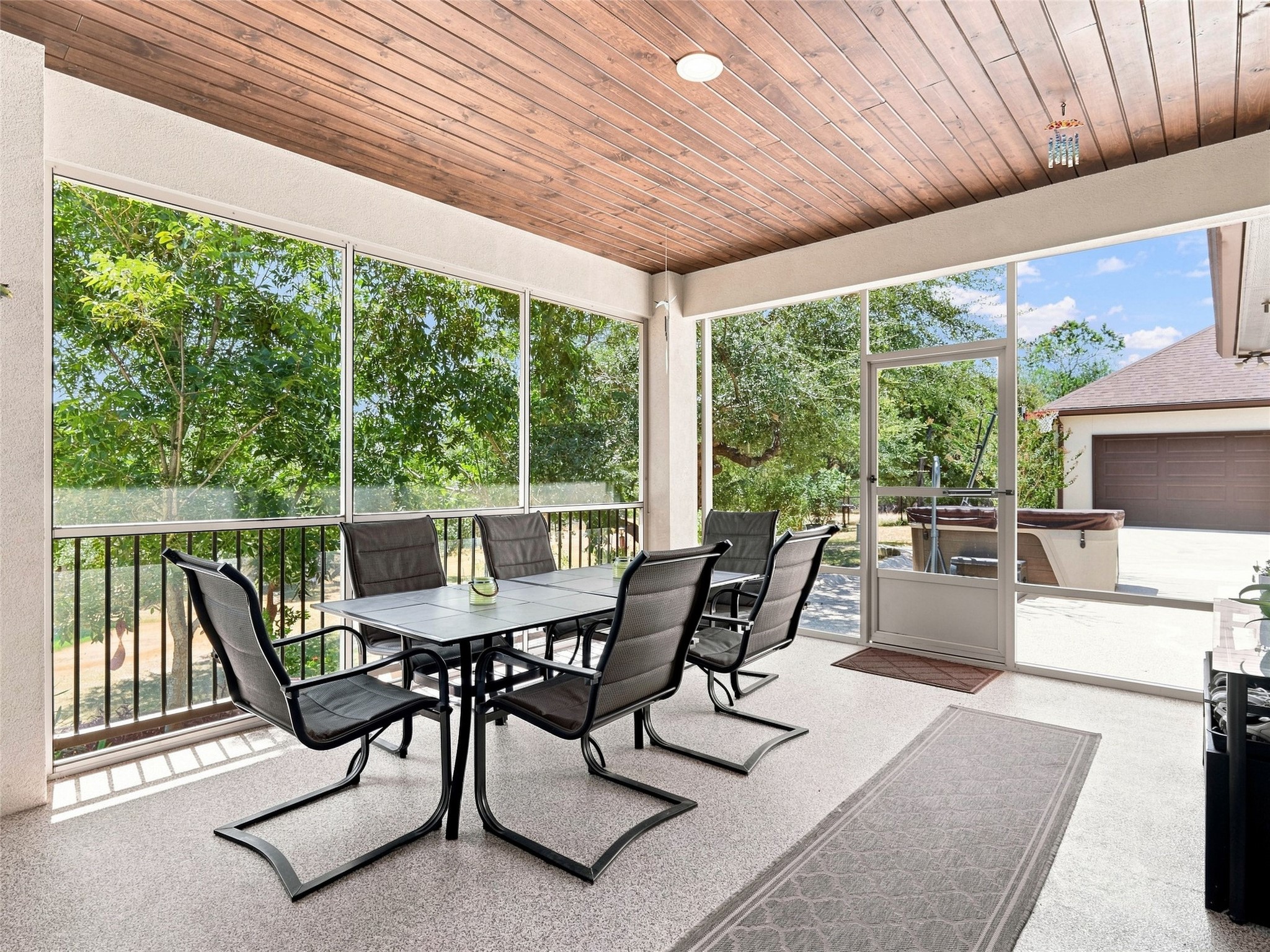 main property photo 25