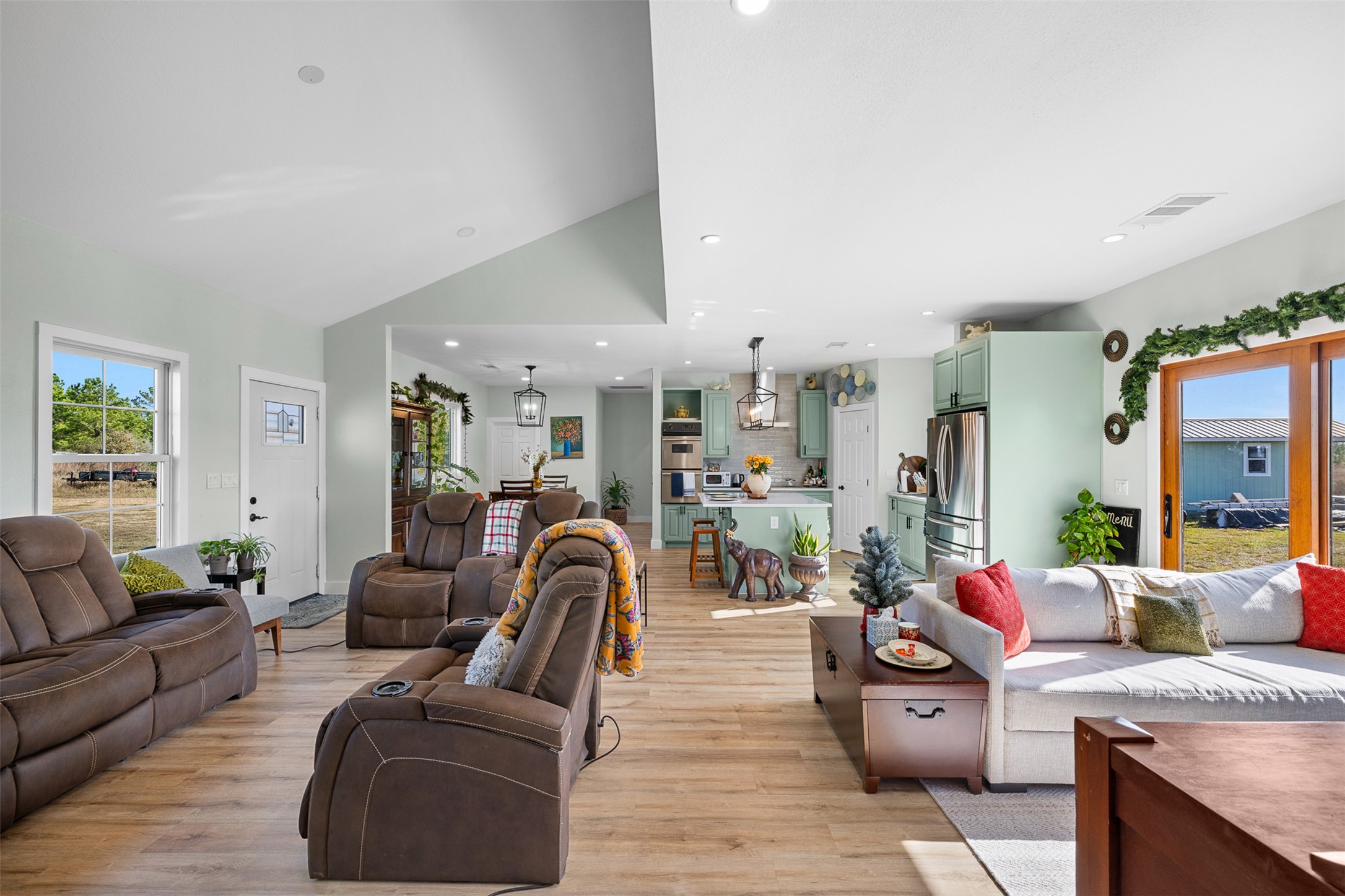 main property photo 12