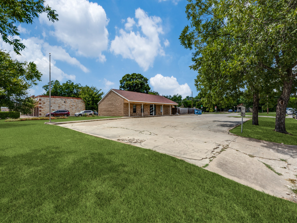 main property photo 4