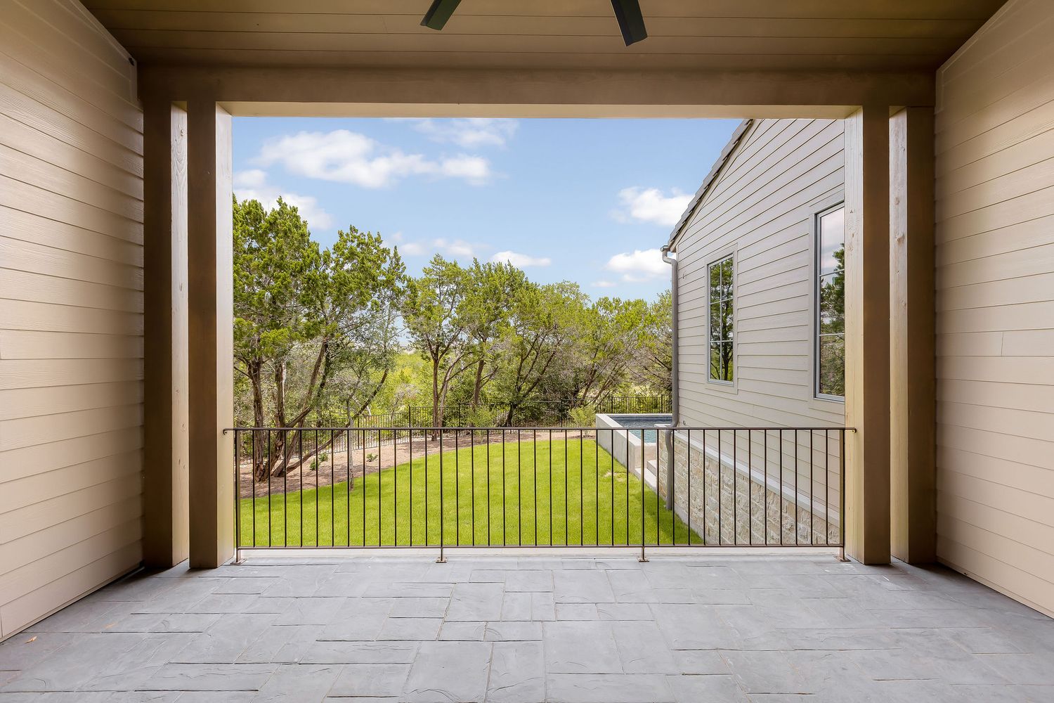 main property photo 27