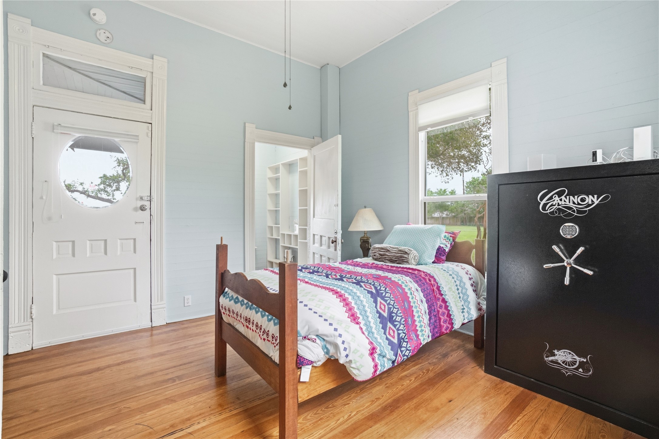 main property photo 25
