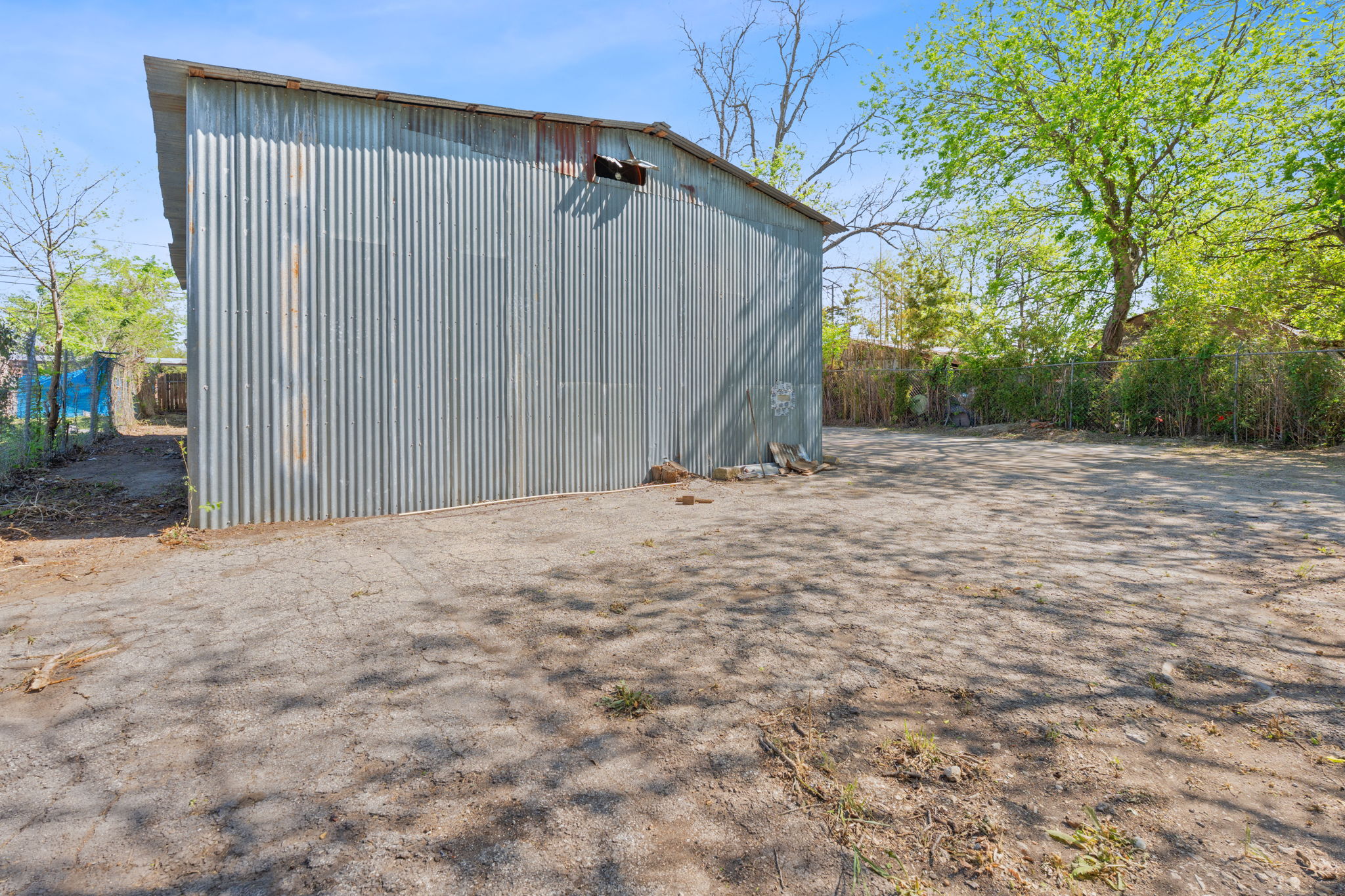 main property photo 23