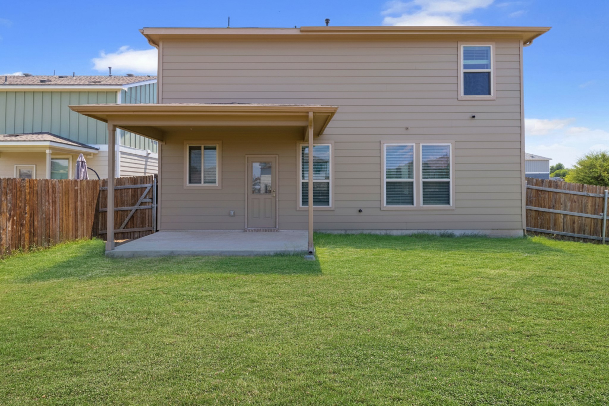 main property photo 32